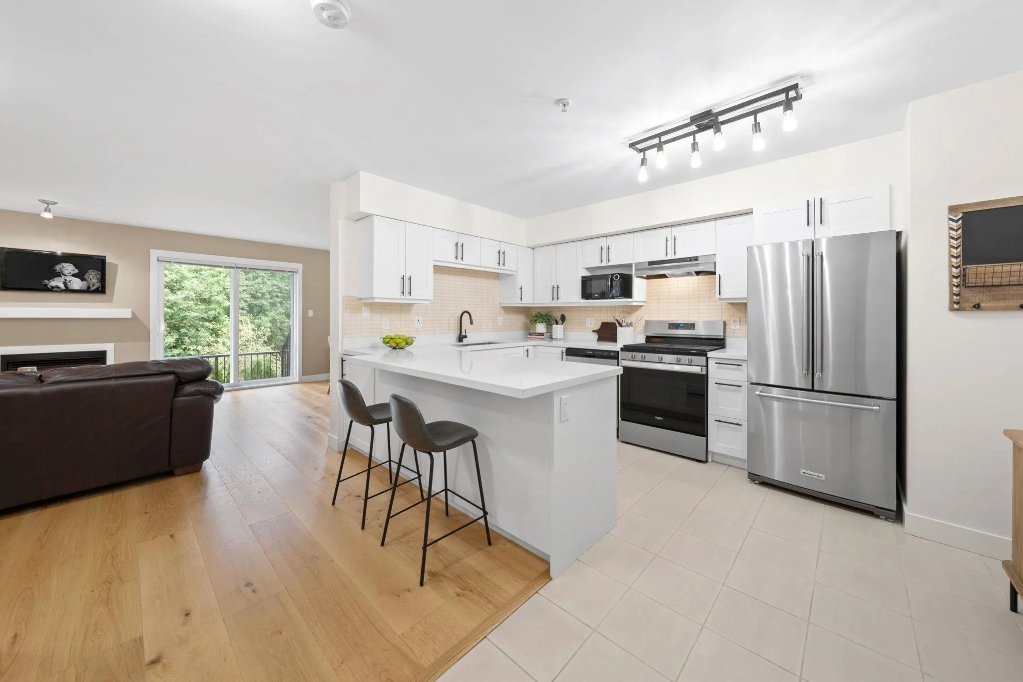 18 1204 Main Street