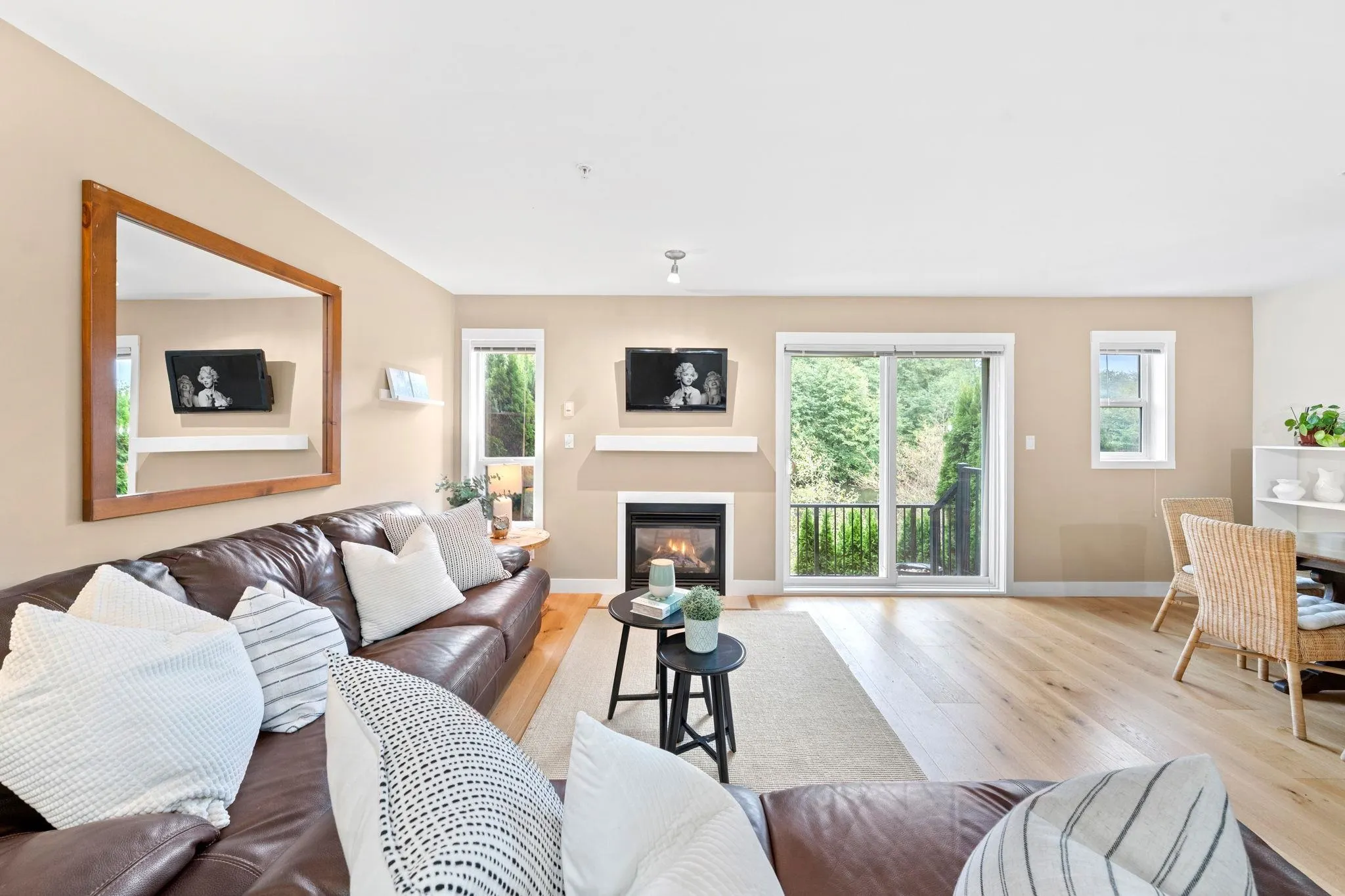 18 1204 Main Street