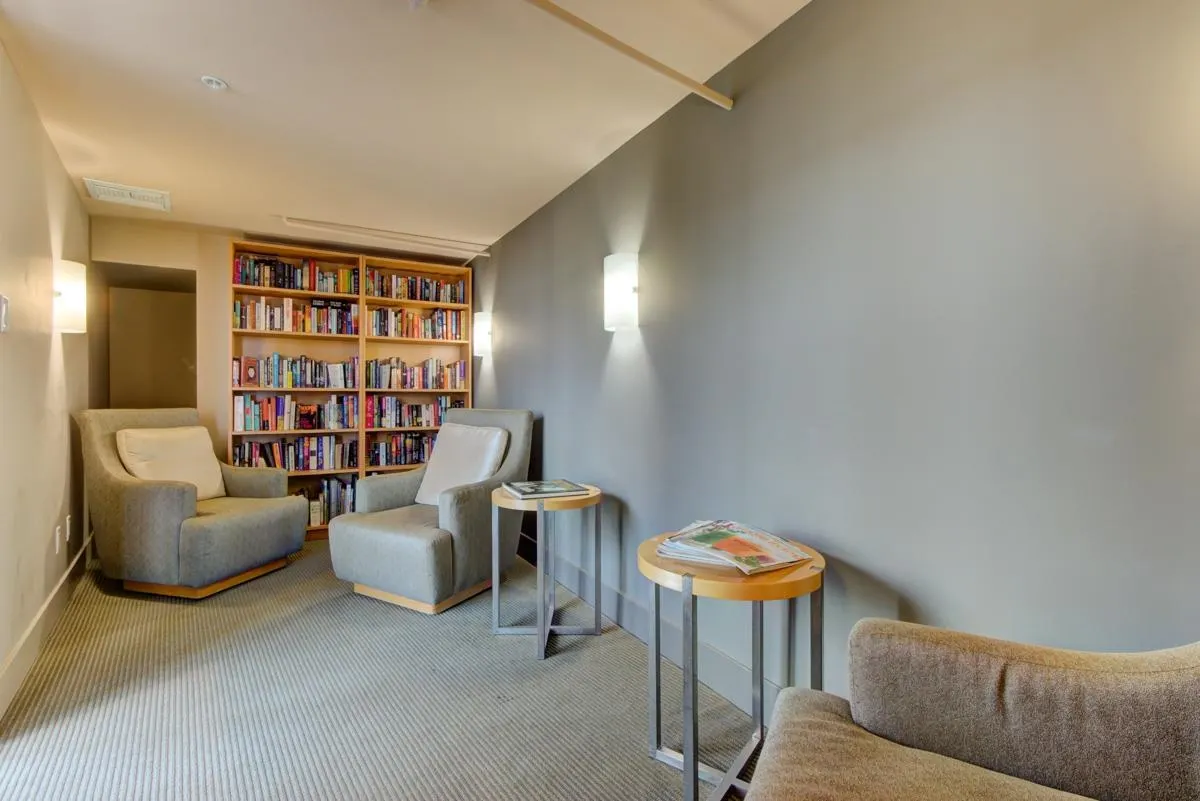 2104 1205 W Hastings Street