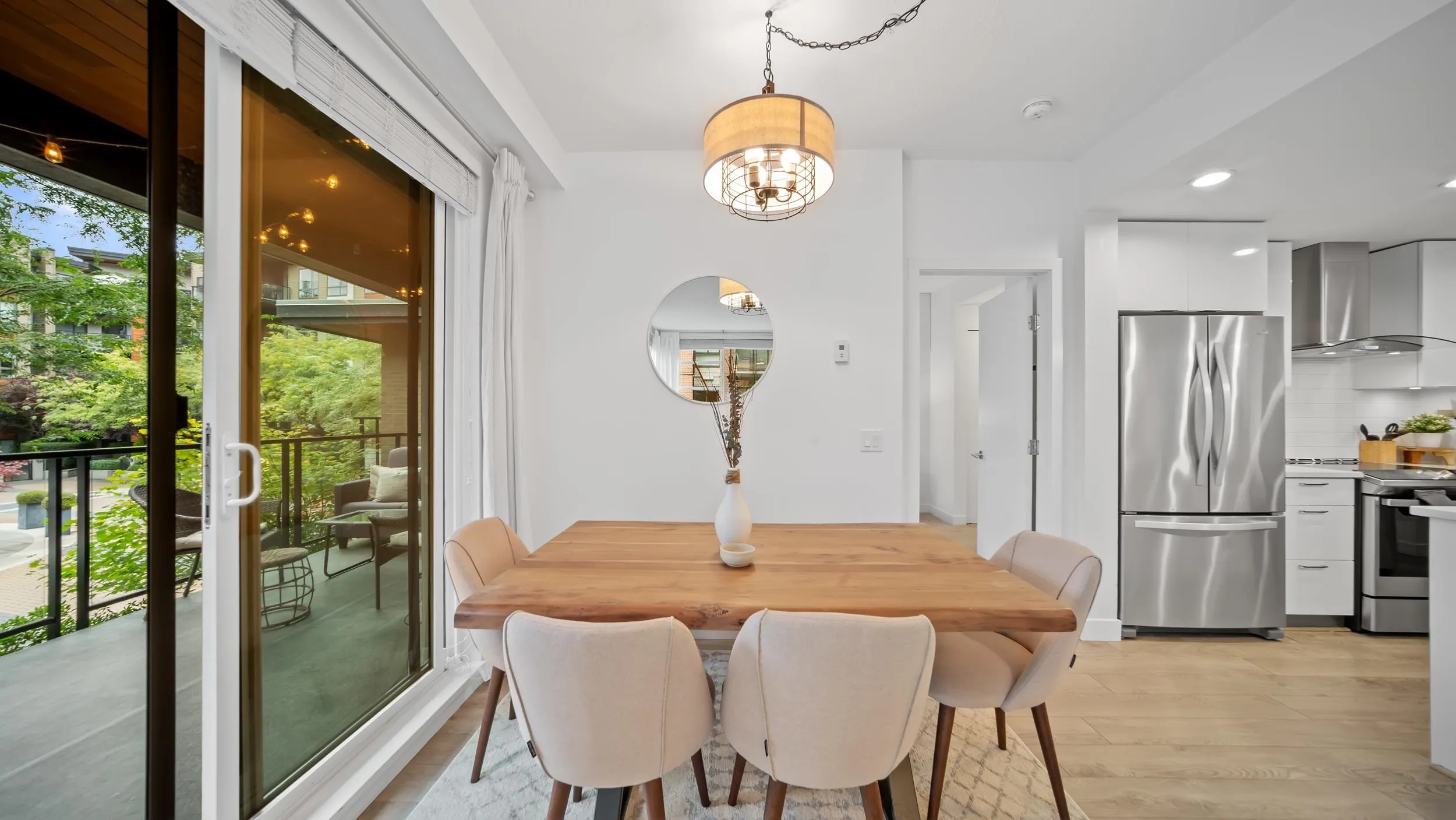 204 719 W 3rd Street