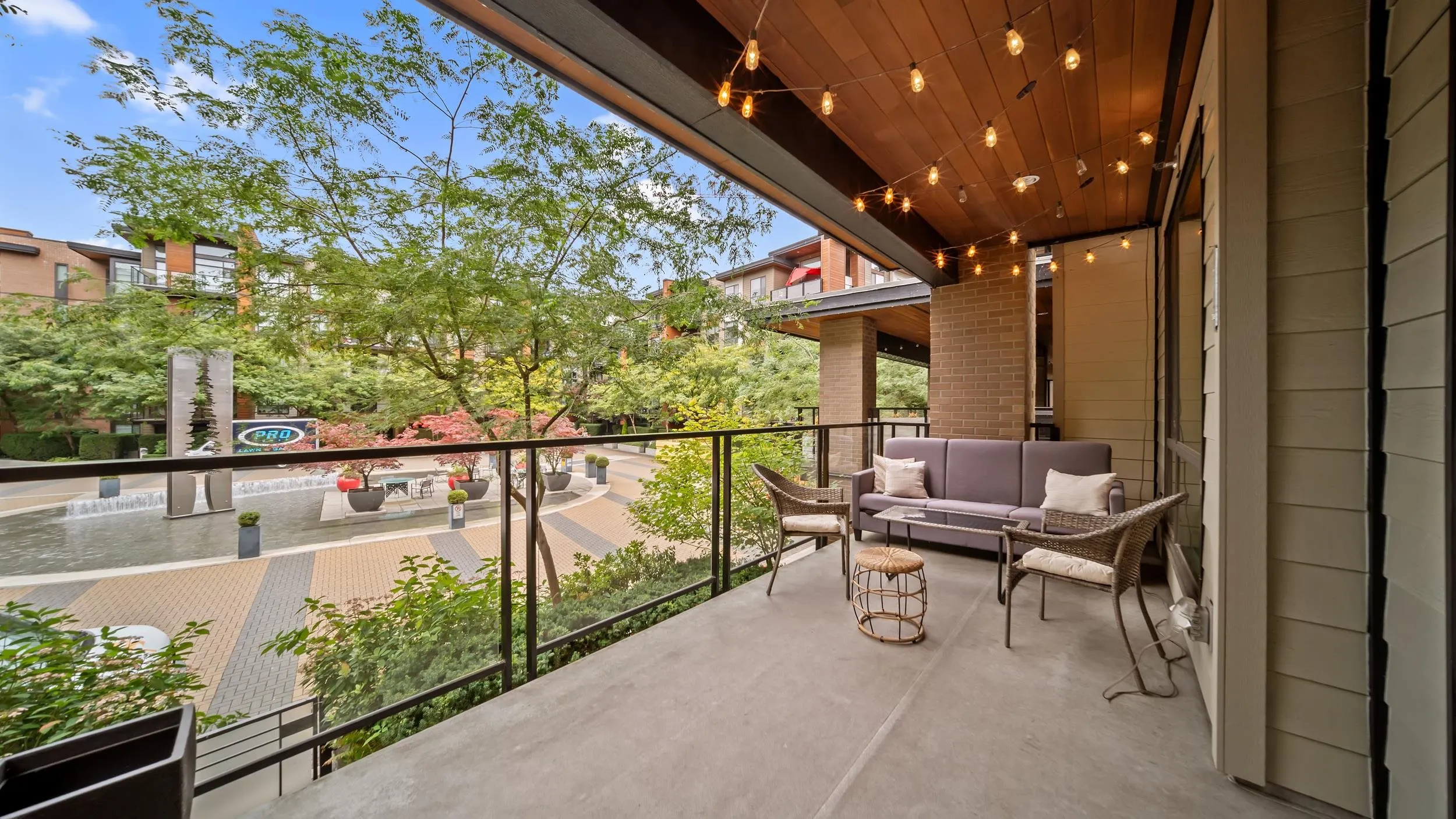 204 719 W 3rd Street