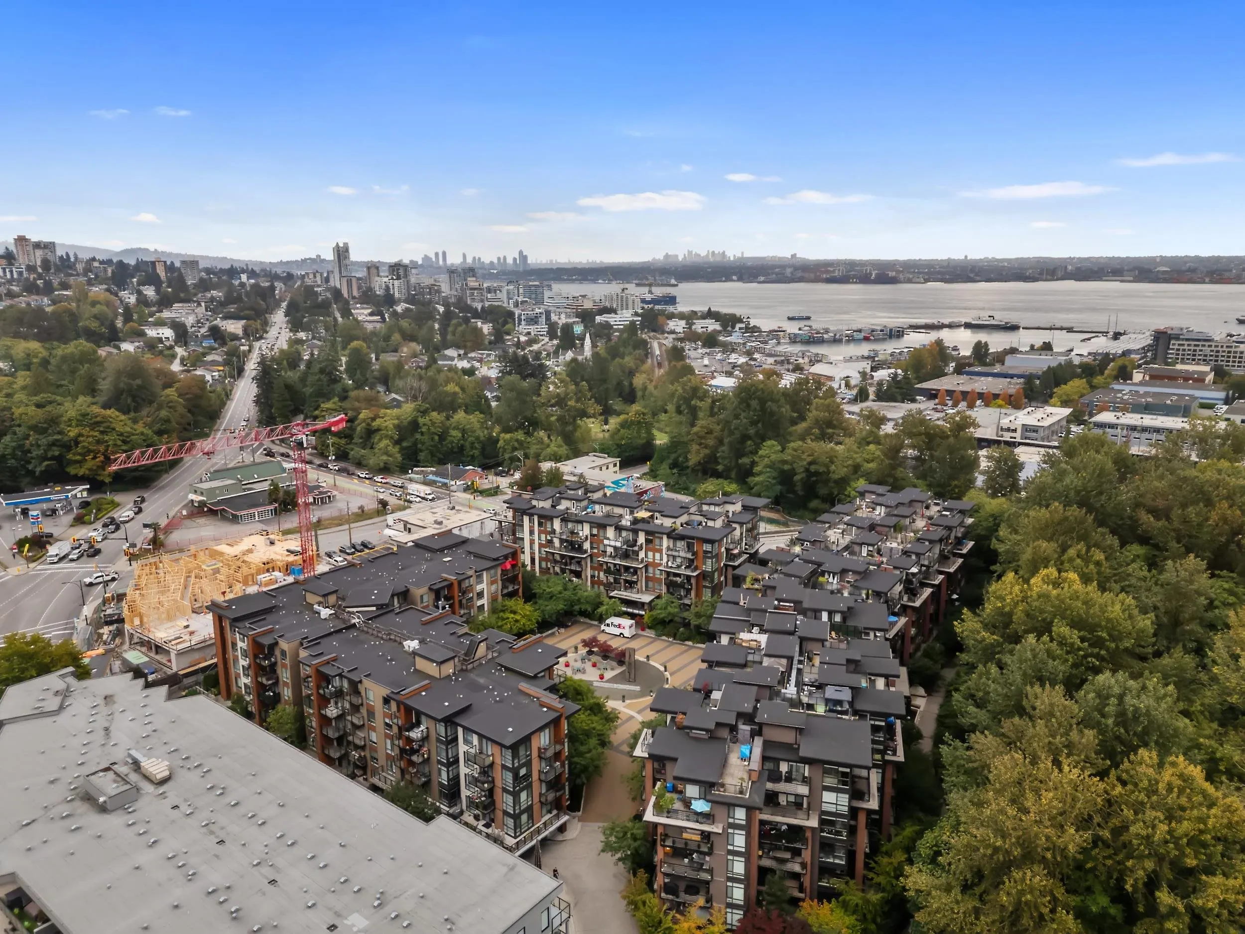 204 719 W 3rd Street