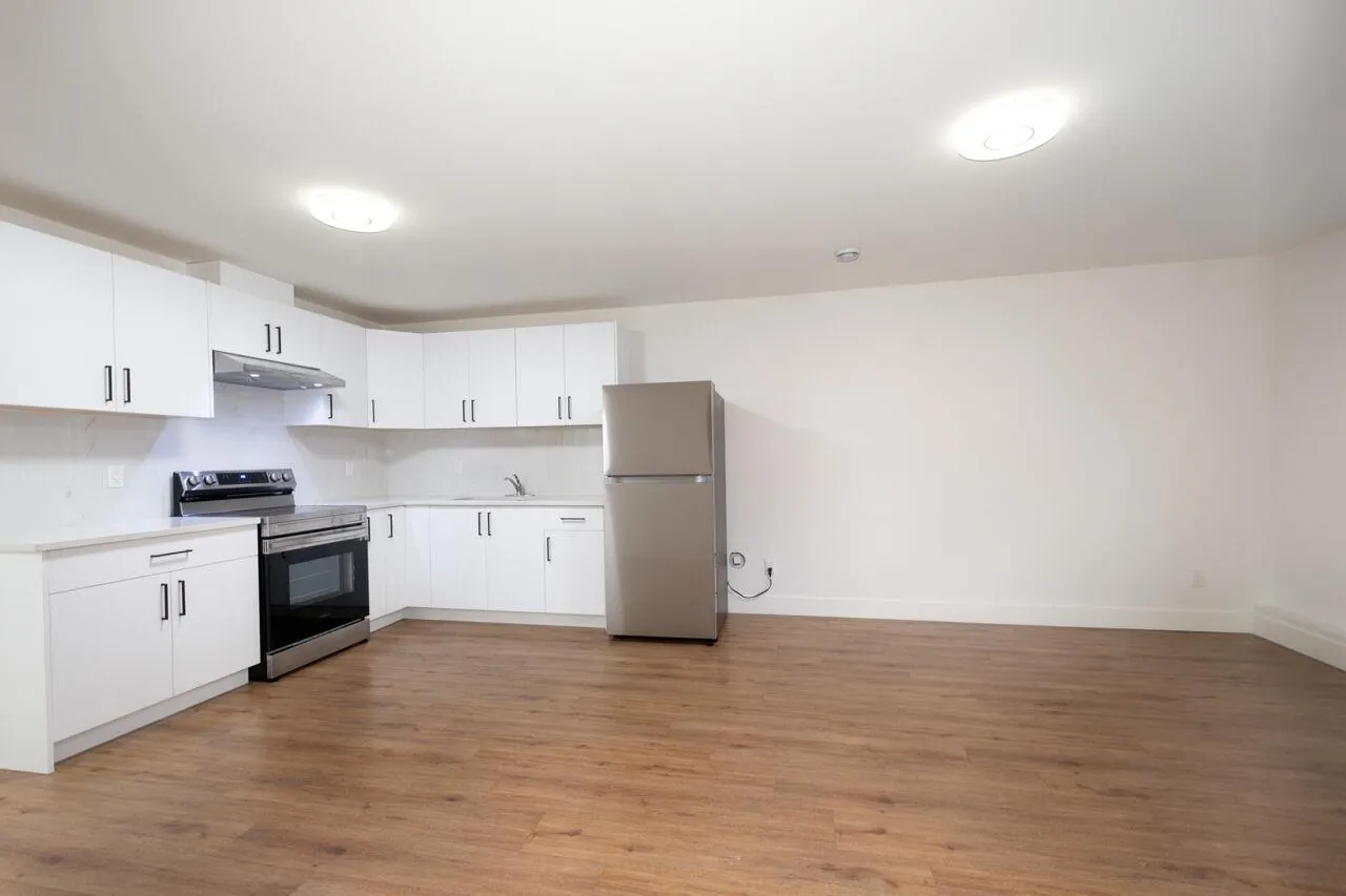 Lower Suite 20158 27a Avenue