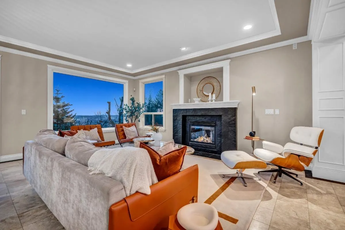 3126 Silverthrone Drive