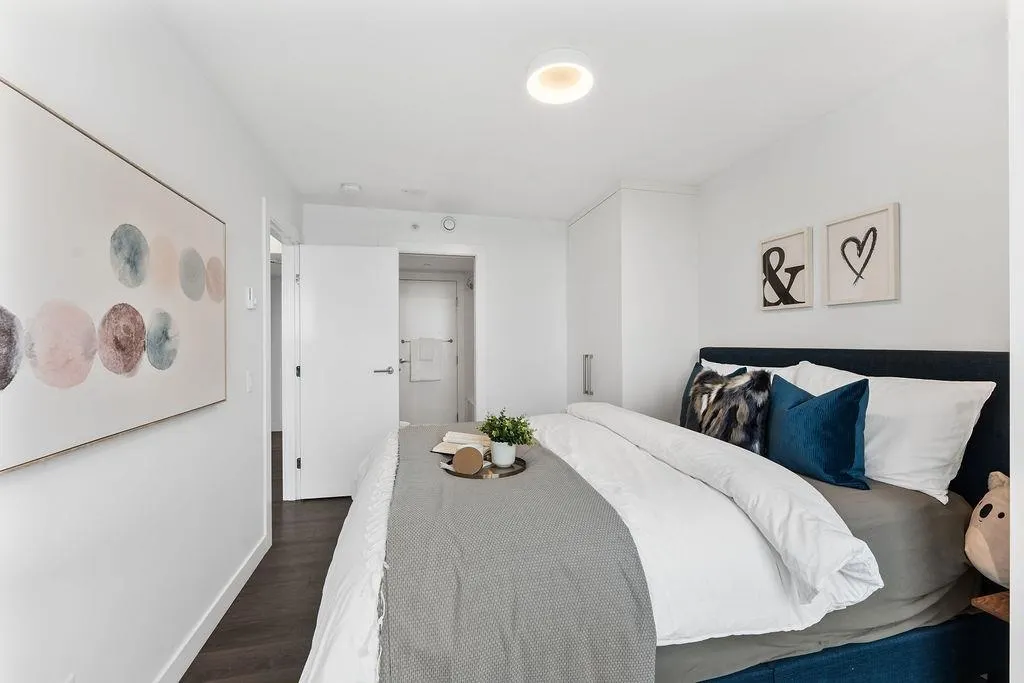 1502 988 Quayside Drive