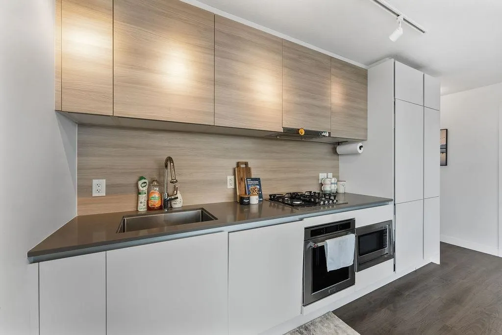 1502 988 Quayside Drive