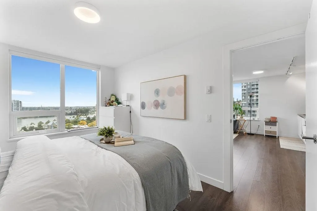 1502 988 Quayside Drive