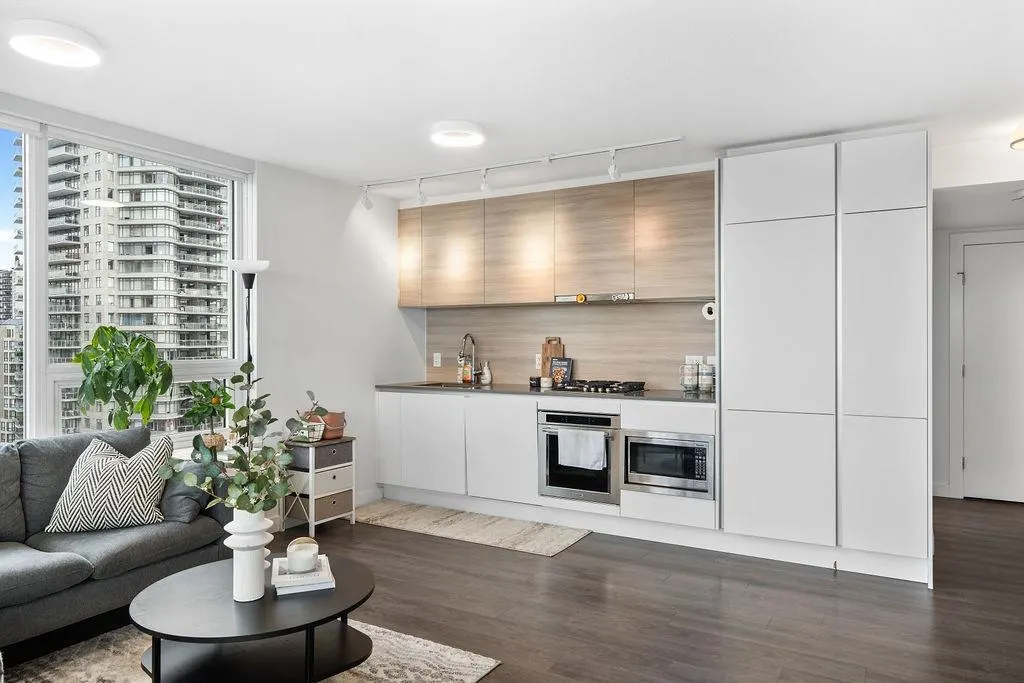 1502 988 Quayside Drive