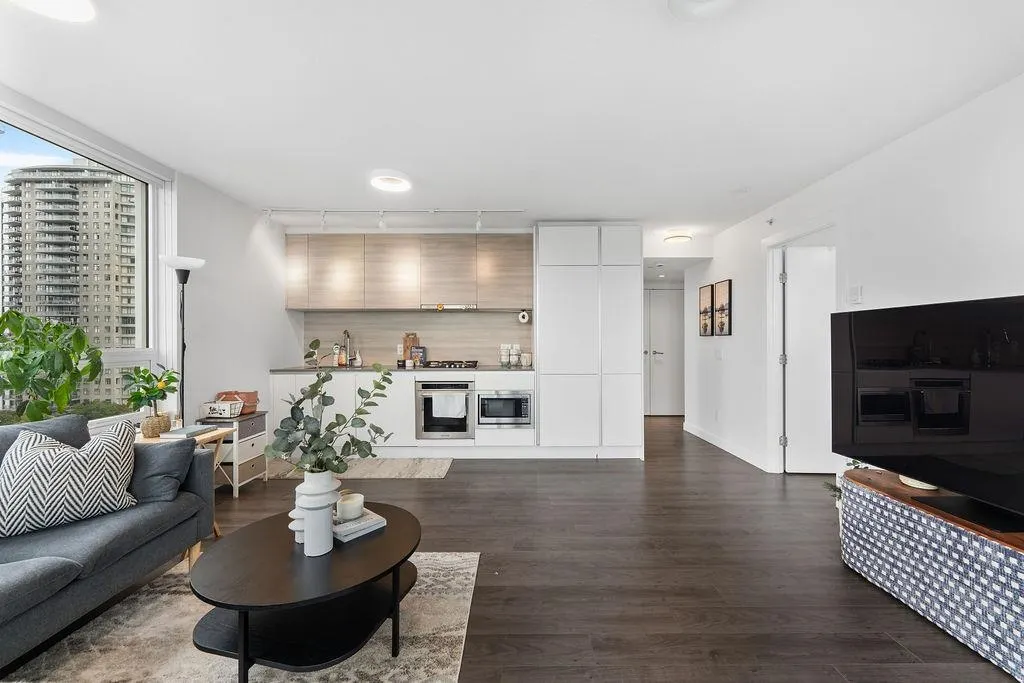 1502 988 Quayside Drive
