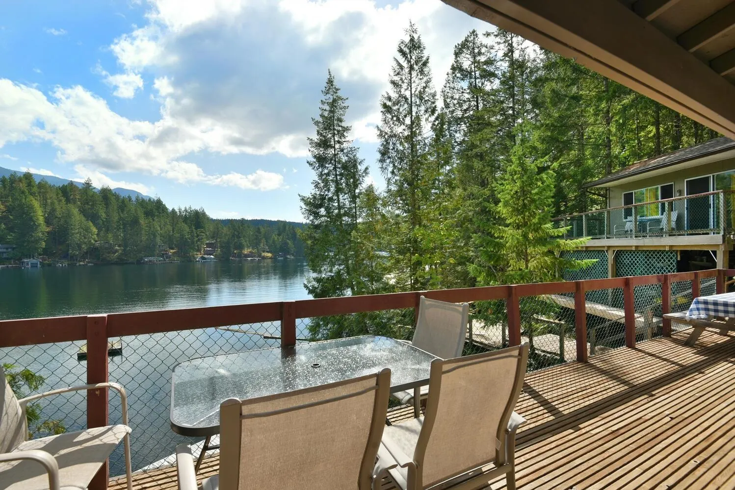 Lot 19 Sakinaw Lake