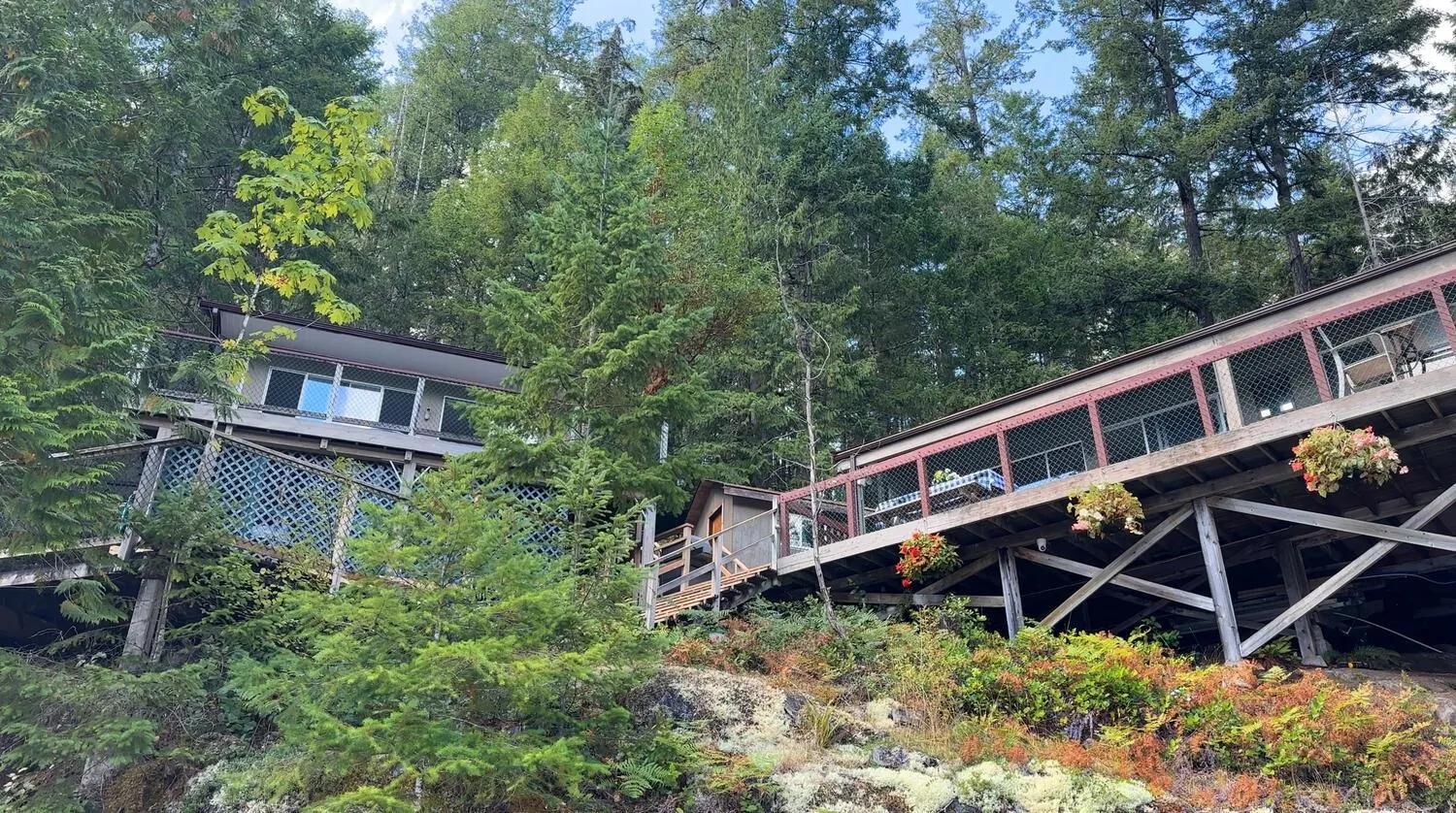 Lot 19 Sakinaw Lake