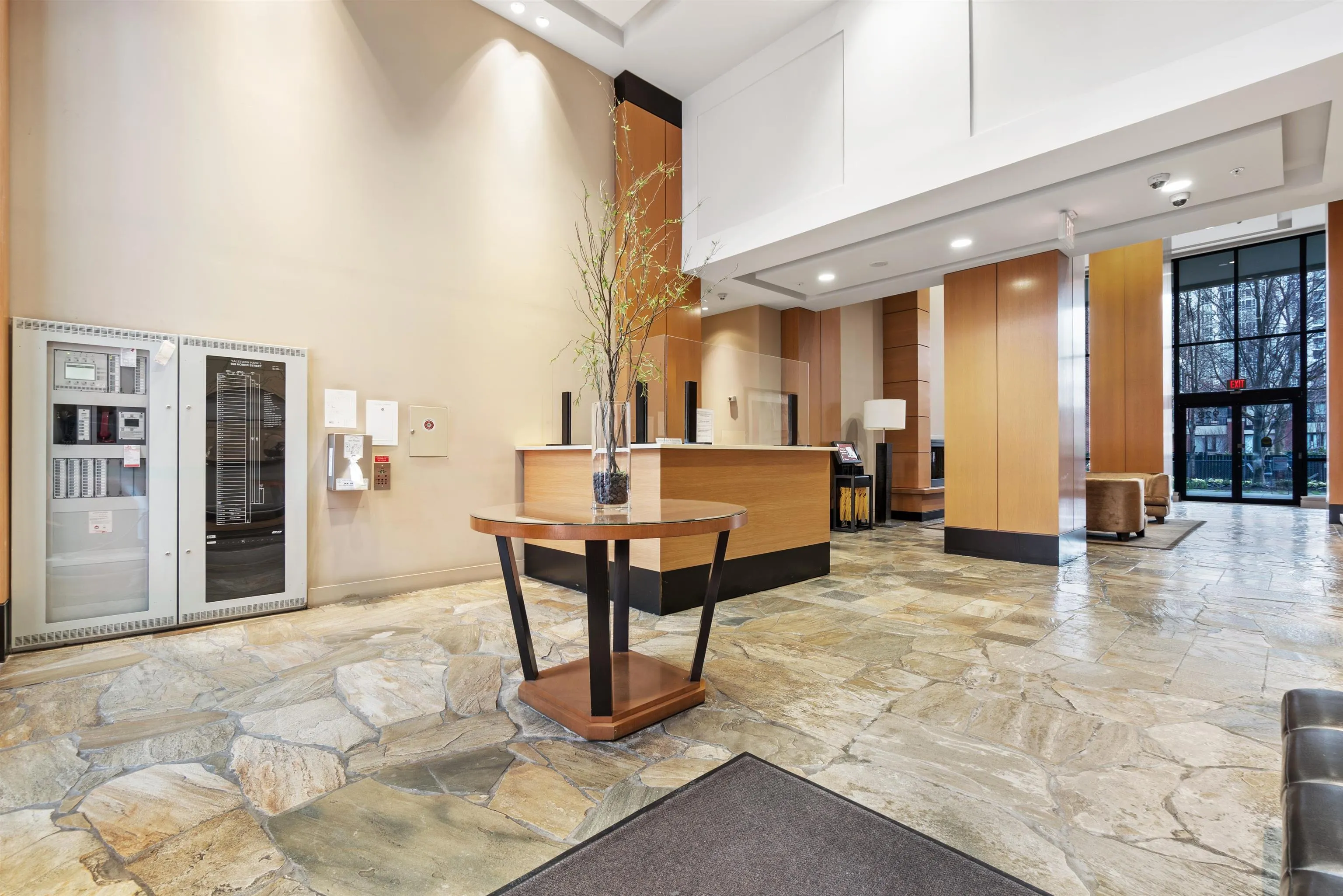 2408 909 Mainland Street