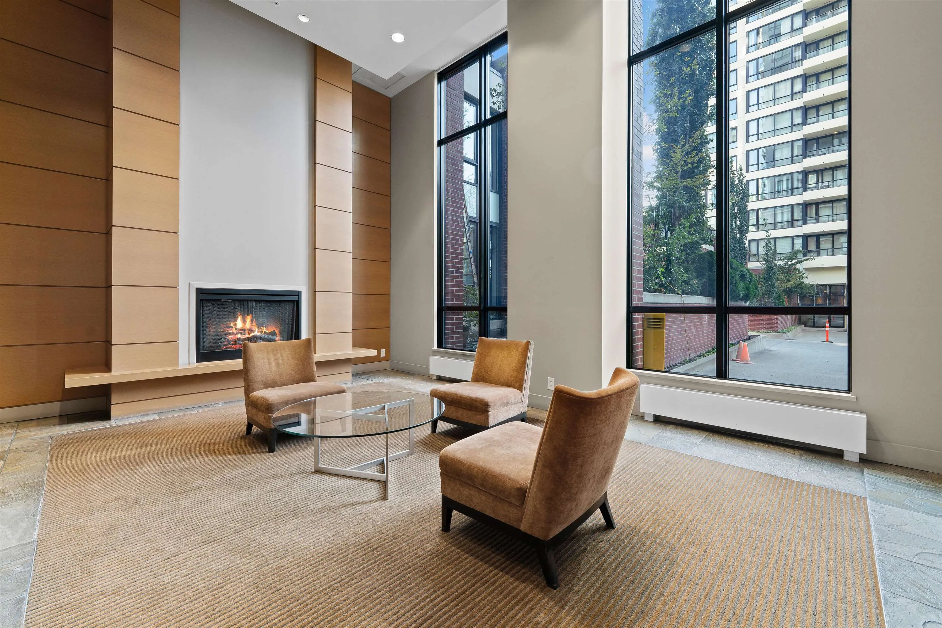 2408 909 Mainland Street