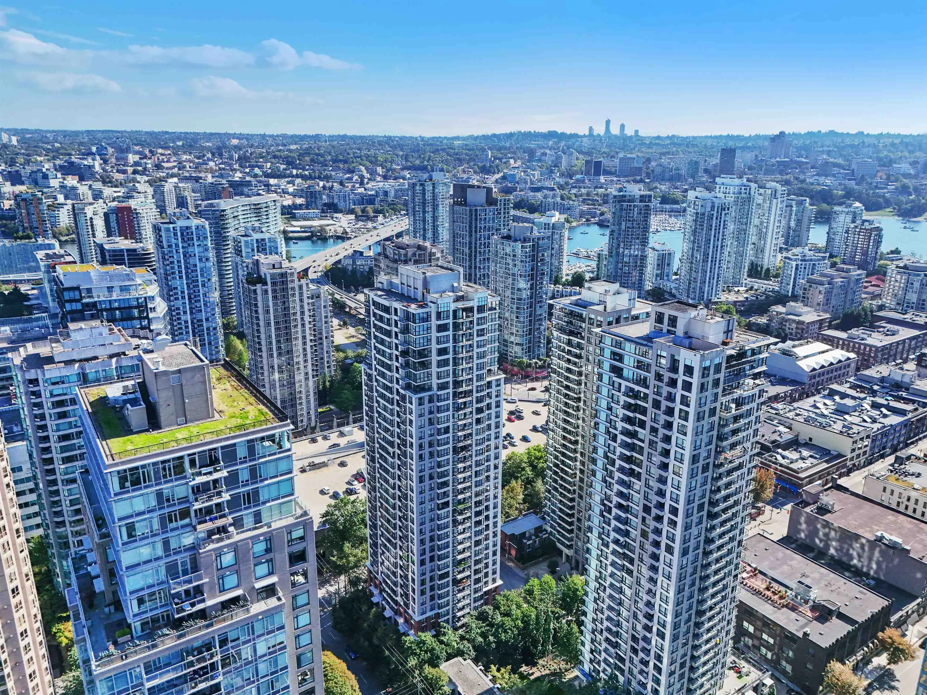 2408 909 Mainland Street