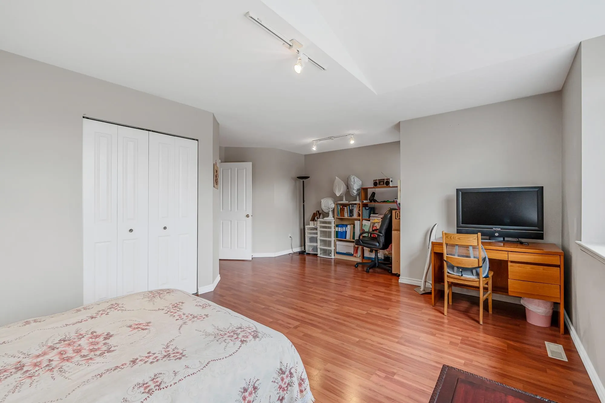 11048 160 Street