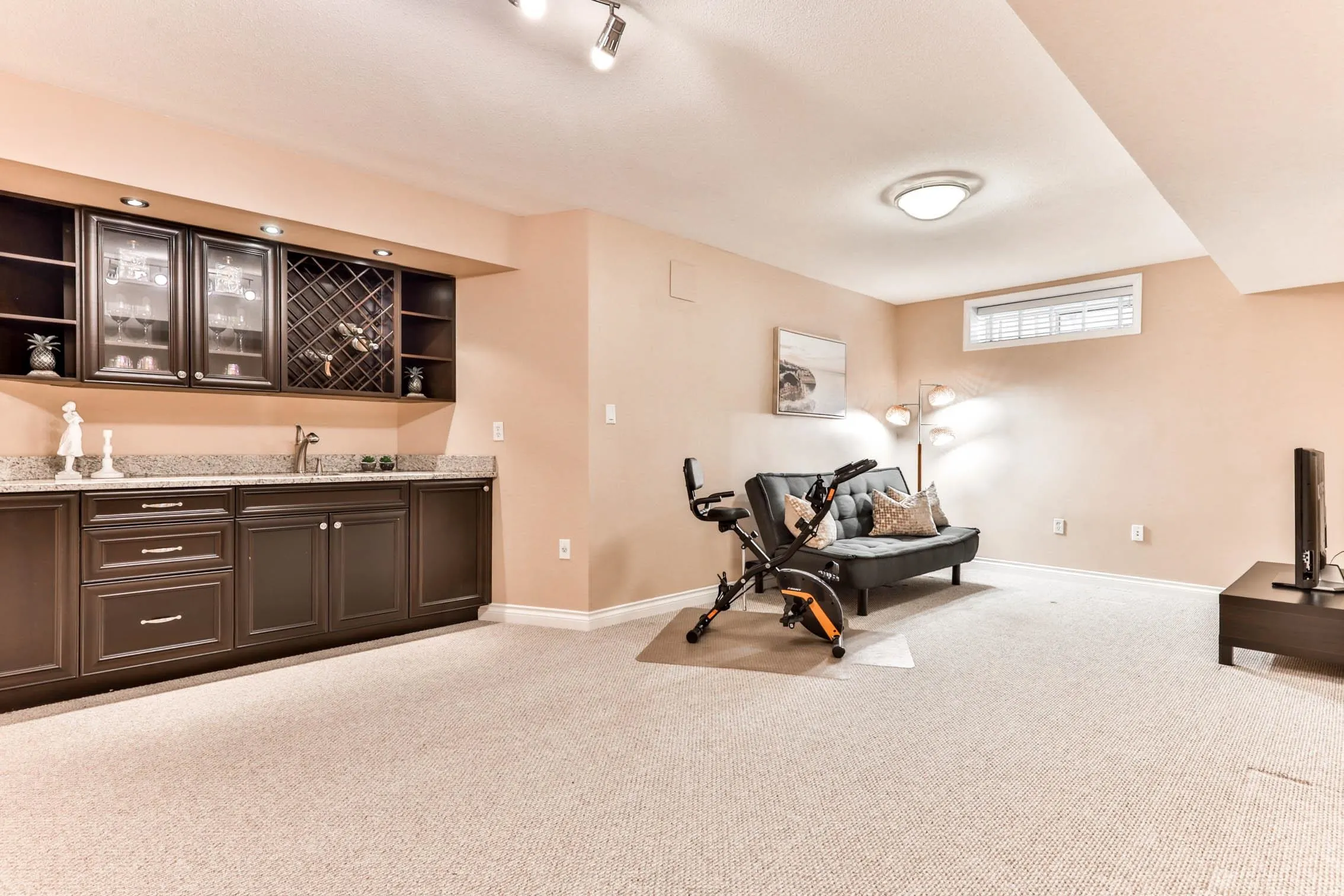 1831 Walnut Crescent