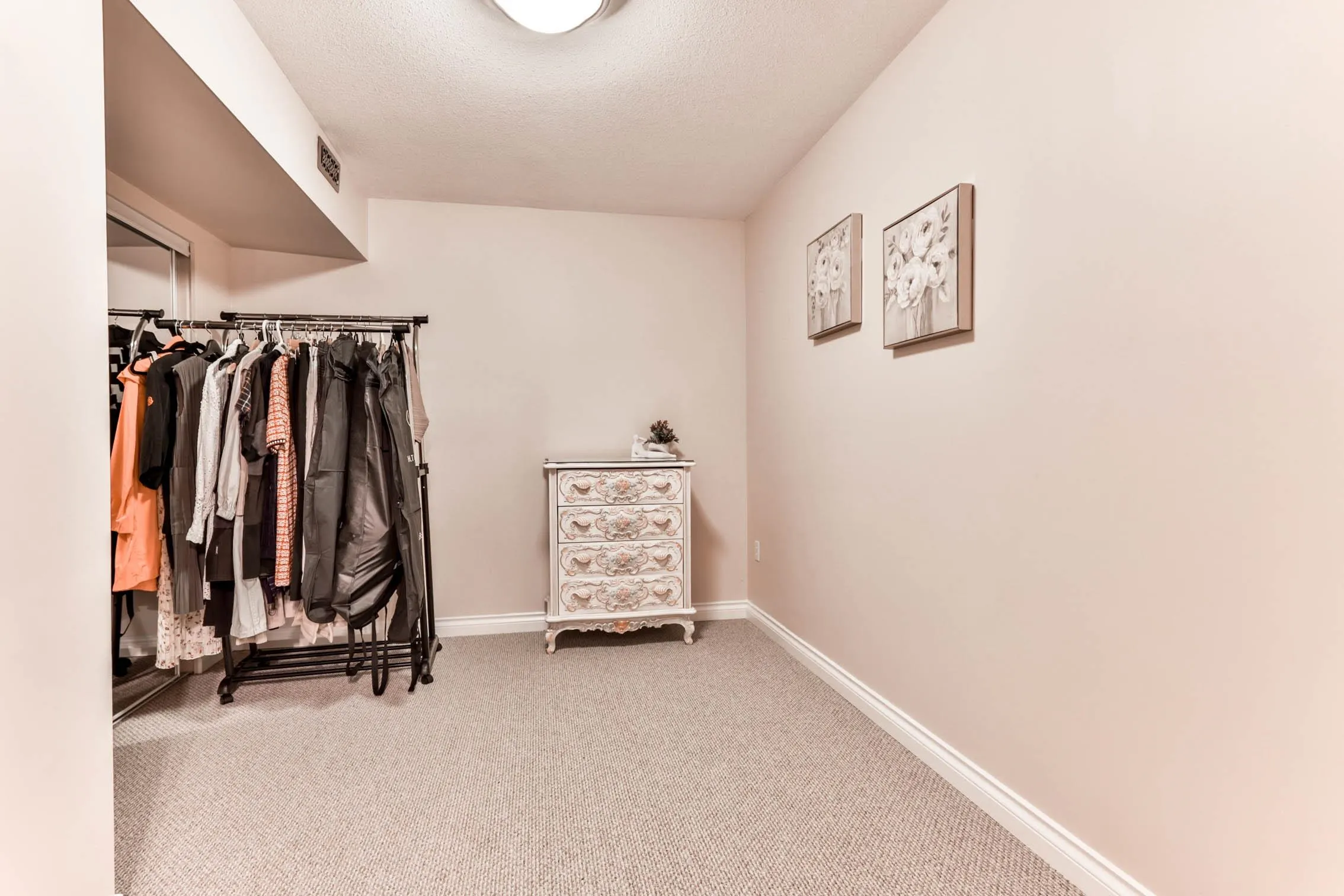1831 Walnut Crescent