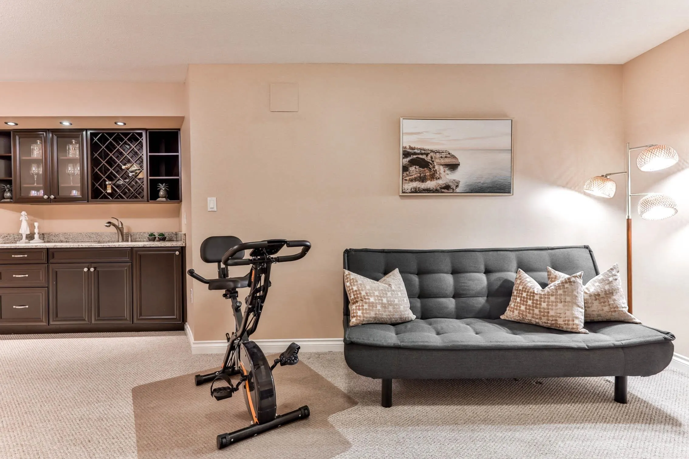 1831 Walnut Crescent