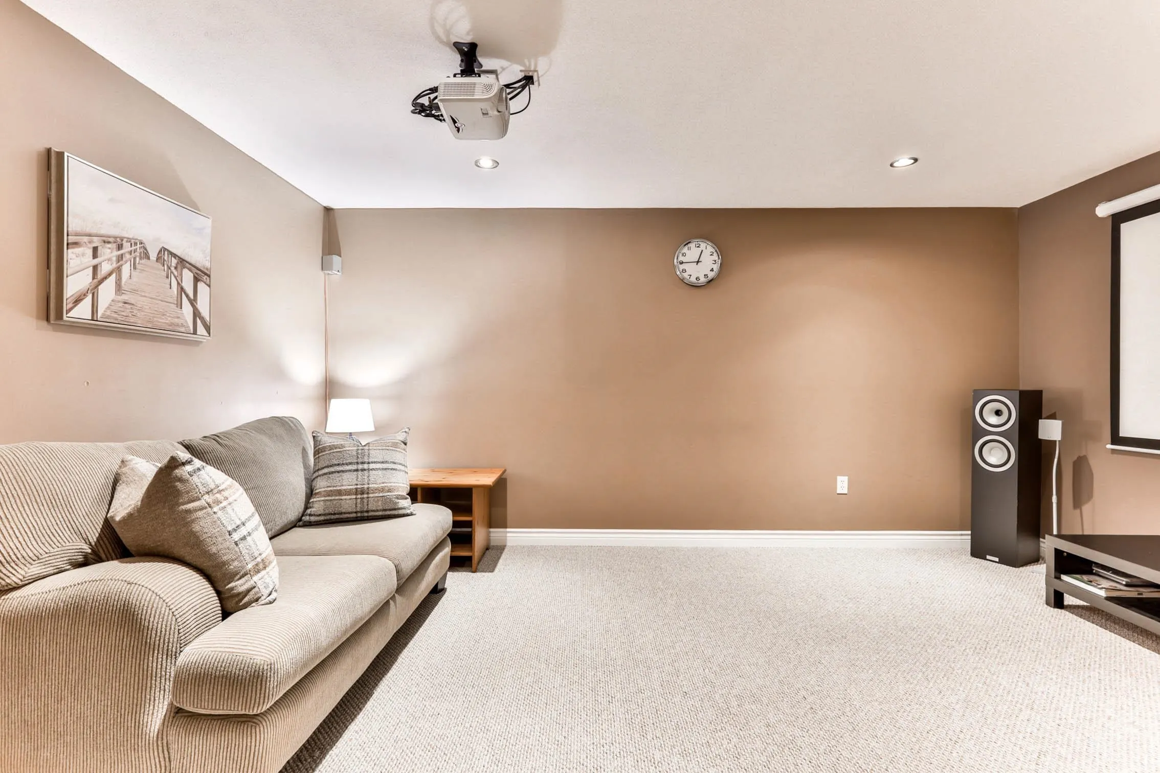 1831 Walnut Crescent