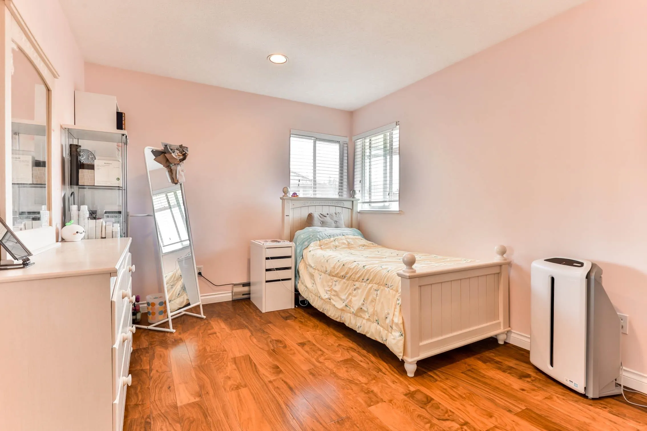 1831 Walnut Crescent