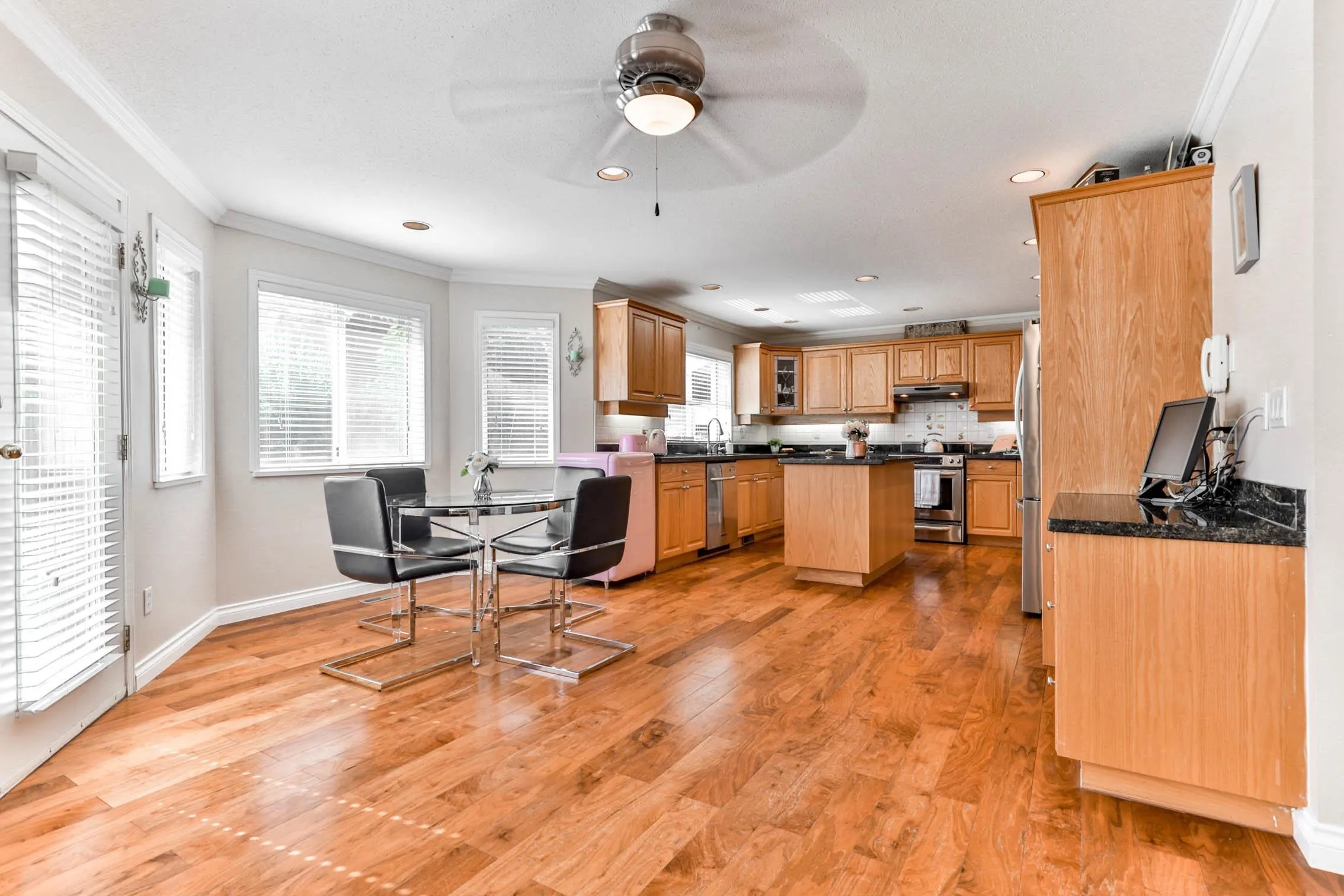 1831 Walnut Crescent