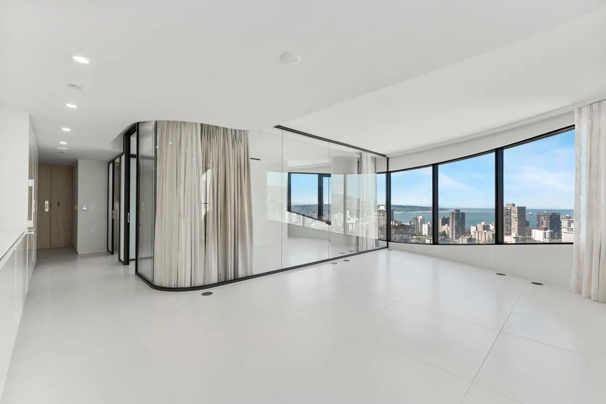 2406 1033 Nelson Street