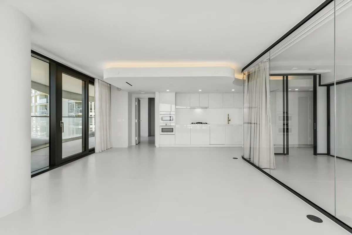 2406 1033 Nelson Street