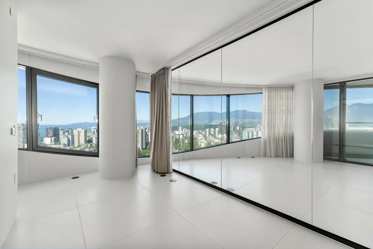 2406 1033 Nelson Street