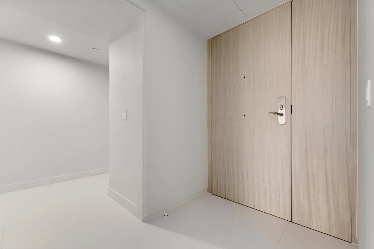 2406 1033 Nelson Street