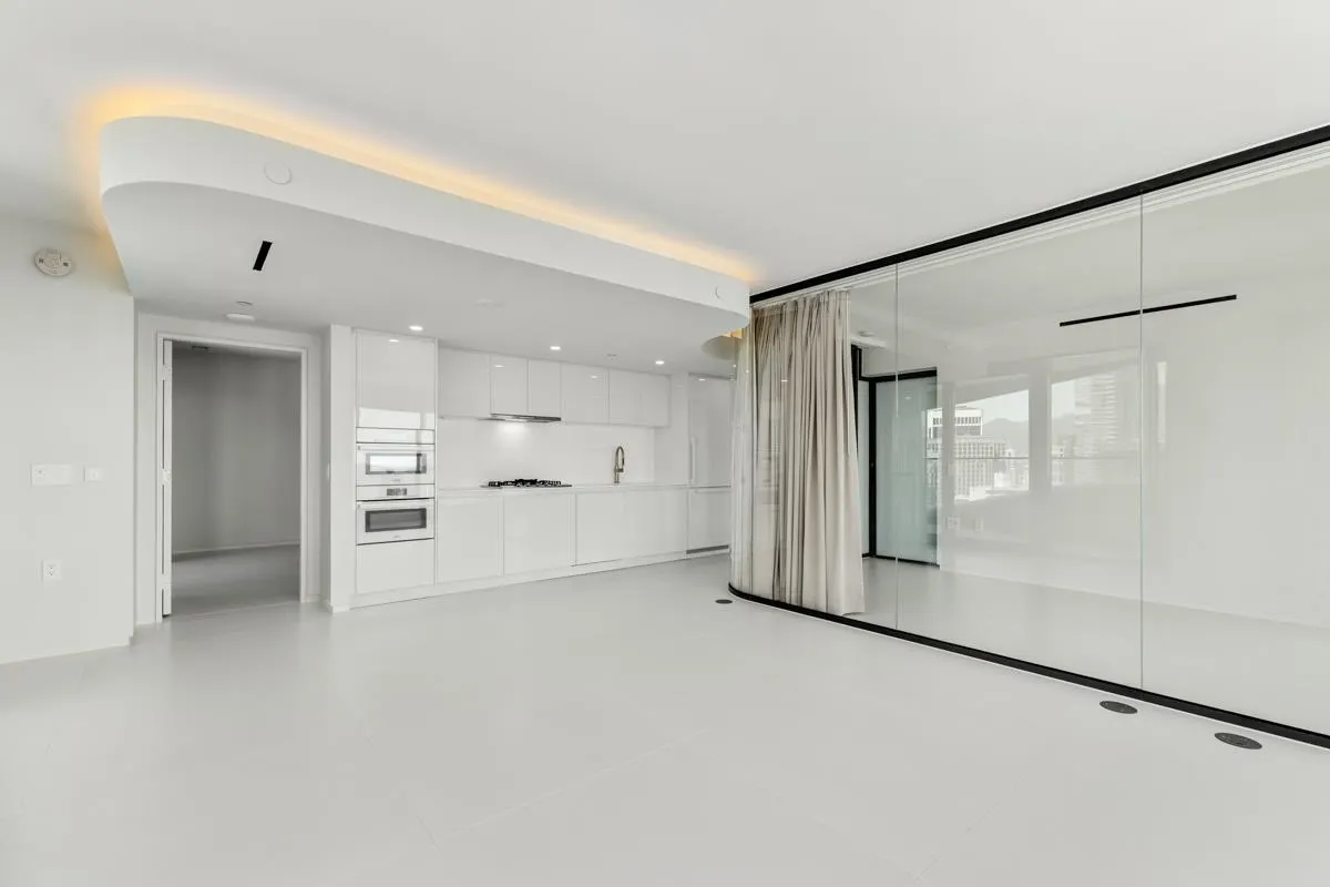 2406 1033 Nelson Street