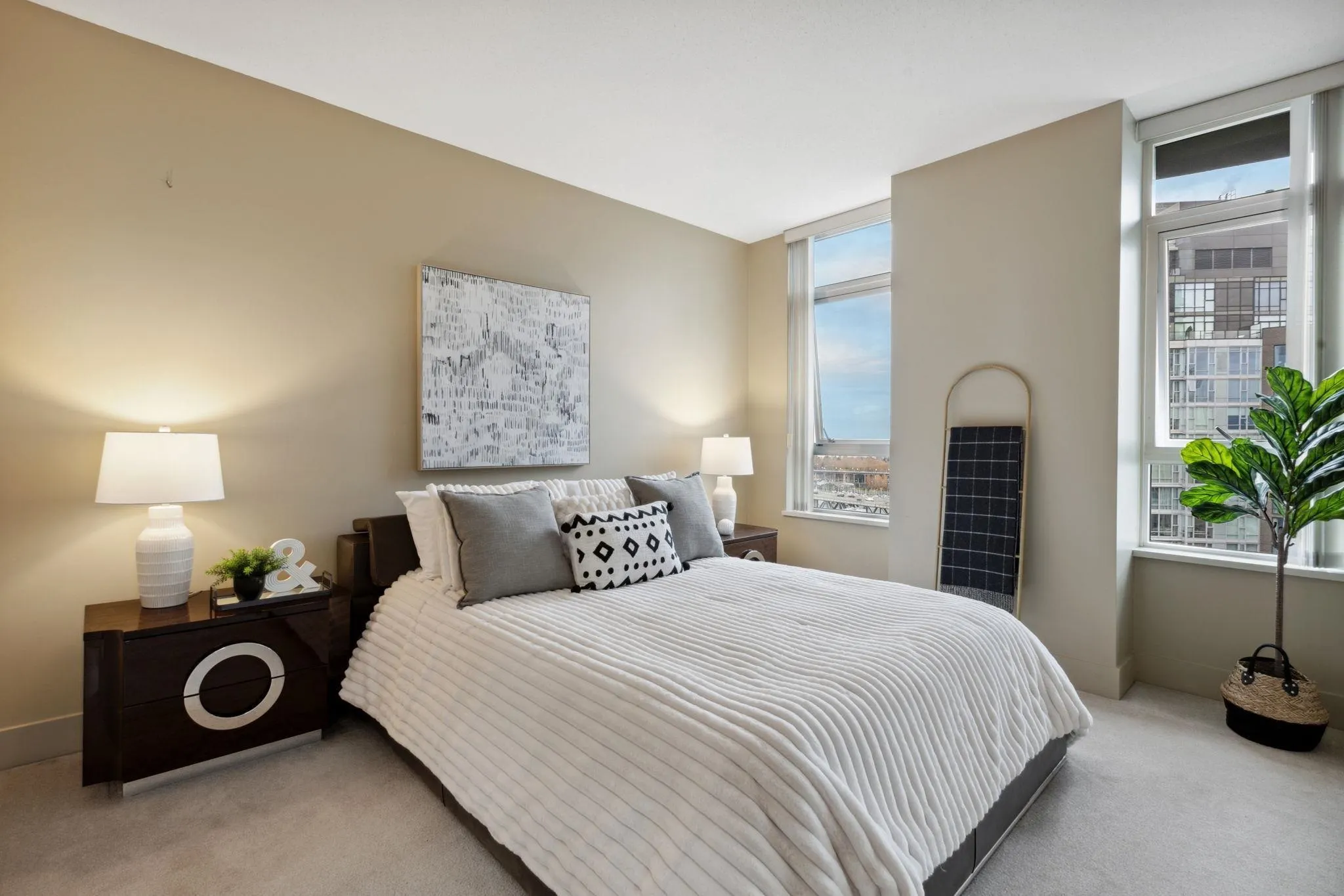 220X 1483 Homer Street