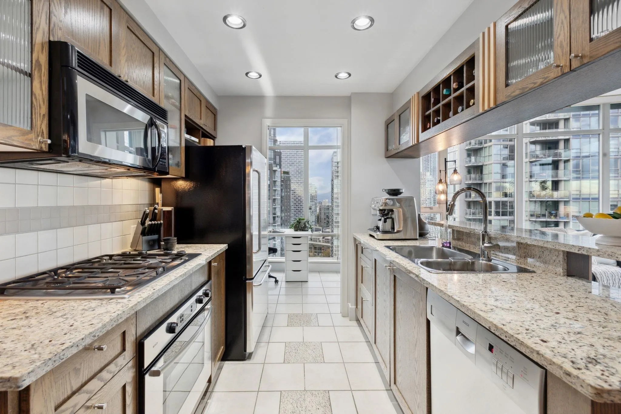 220X 1483 Homer Street