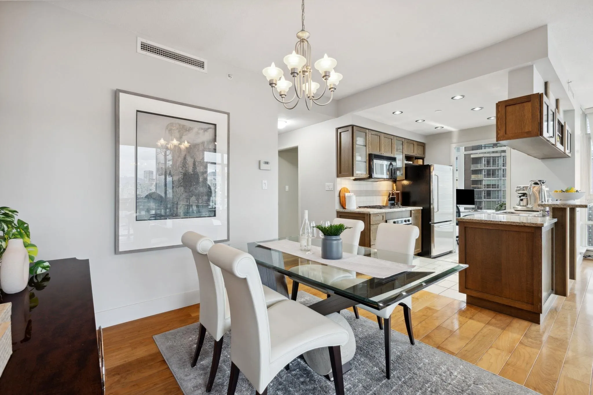 220X 1483 Homer Street