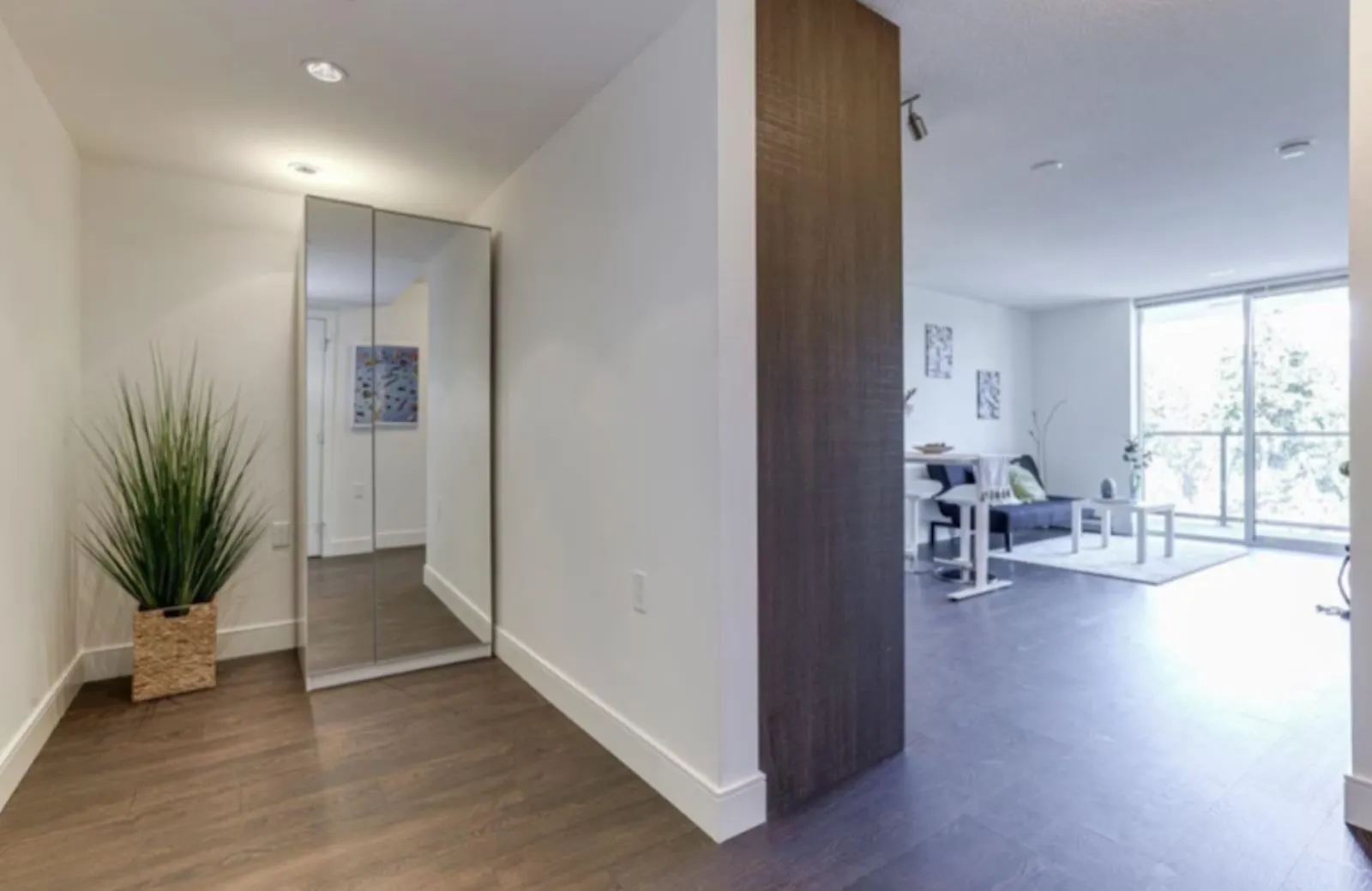903 3007 Glen Drive
