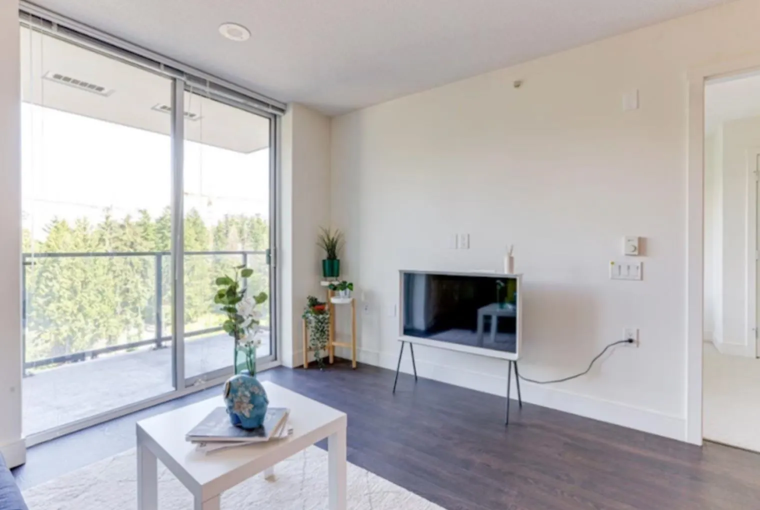 903 3007 Glen Drive