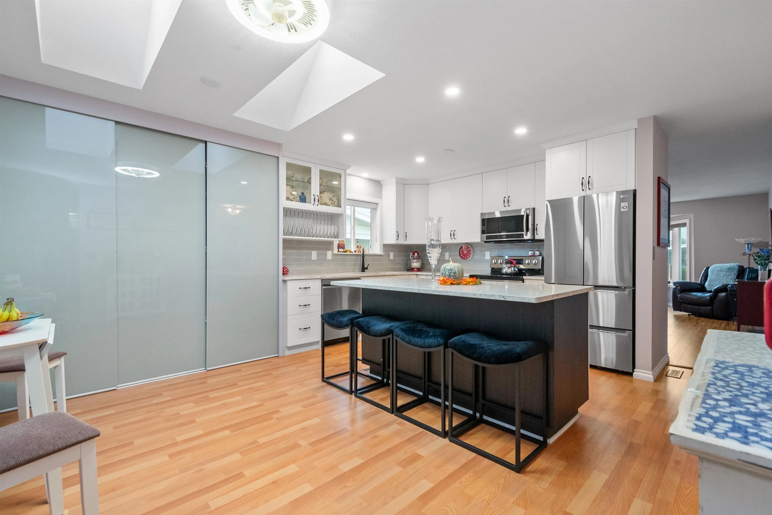 12 9055 Ashwell Road