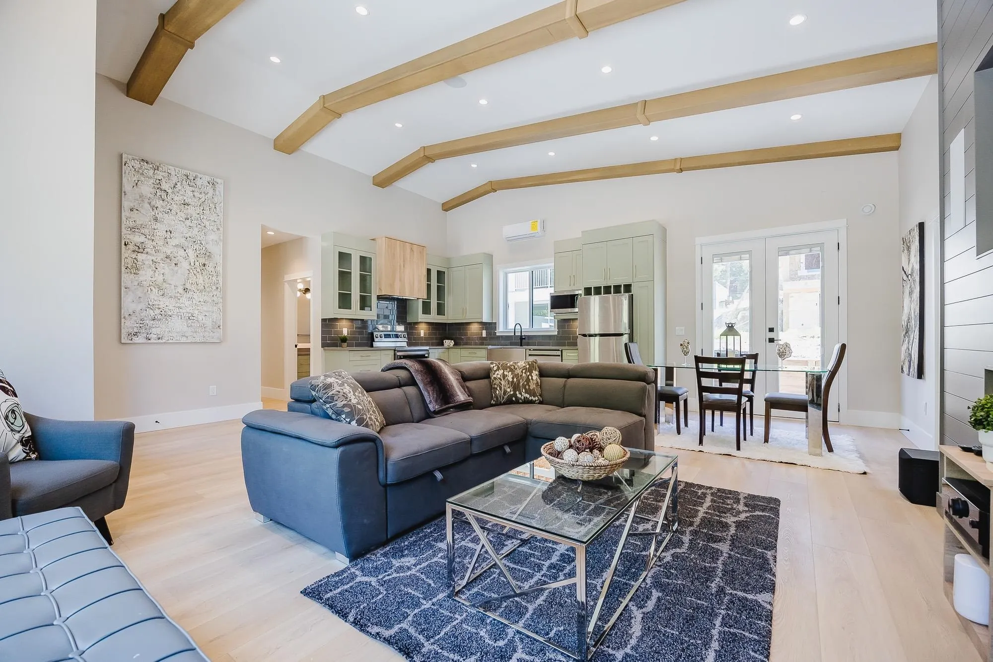 HG 184 71384 Grove Place