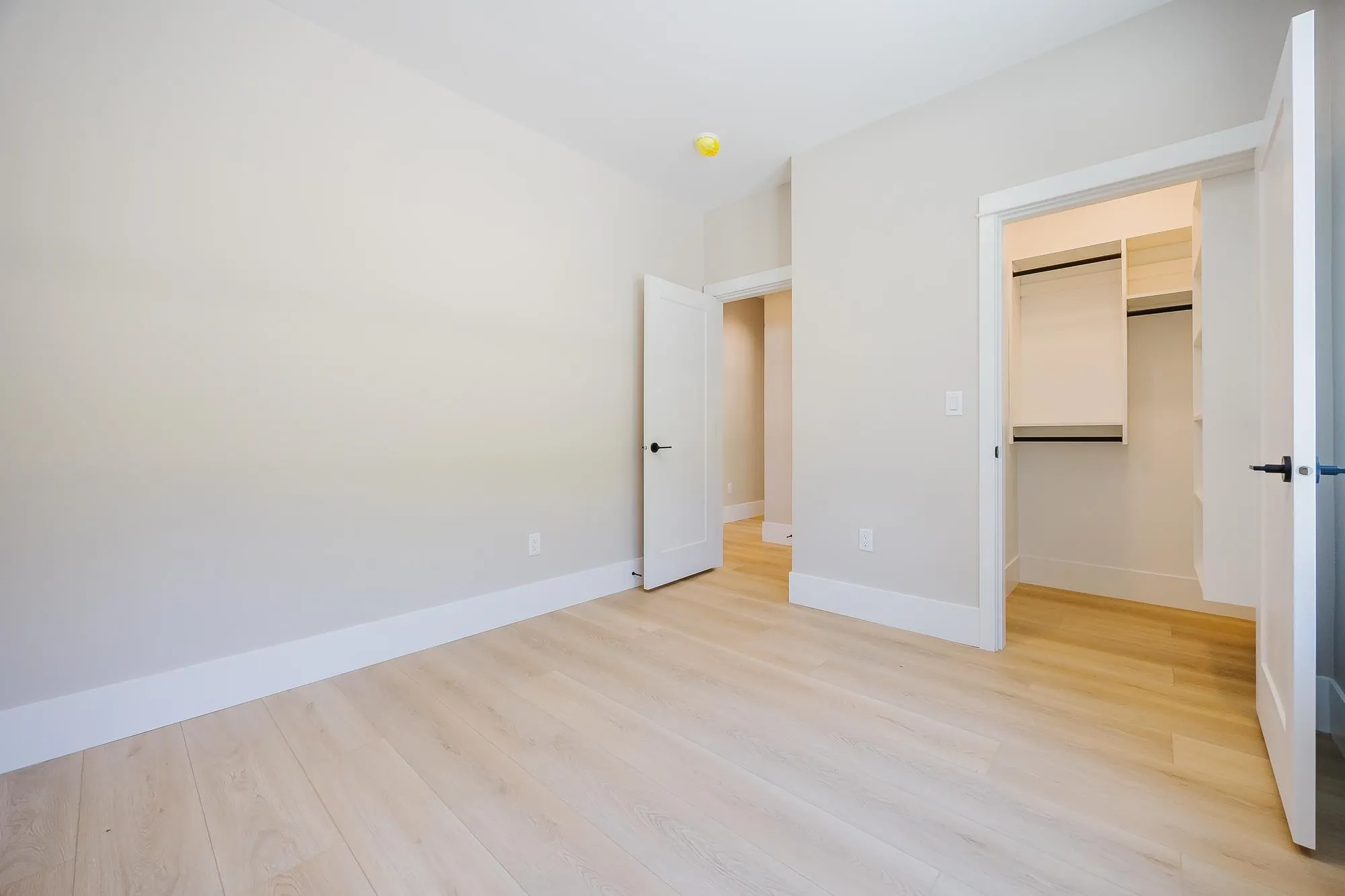 HG 184 71384 Grove Place