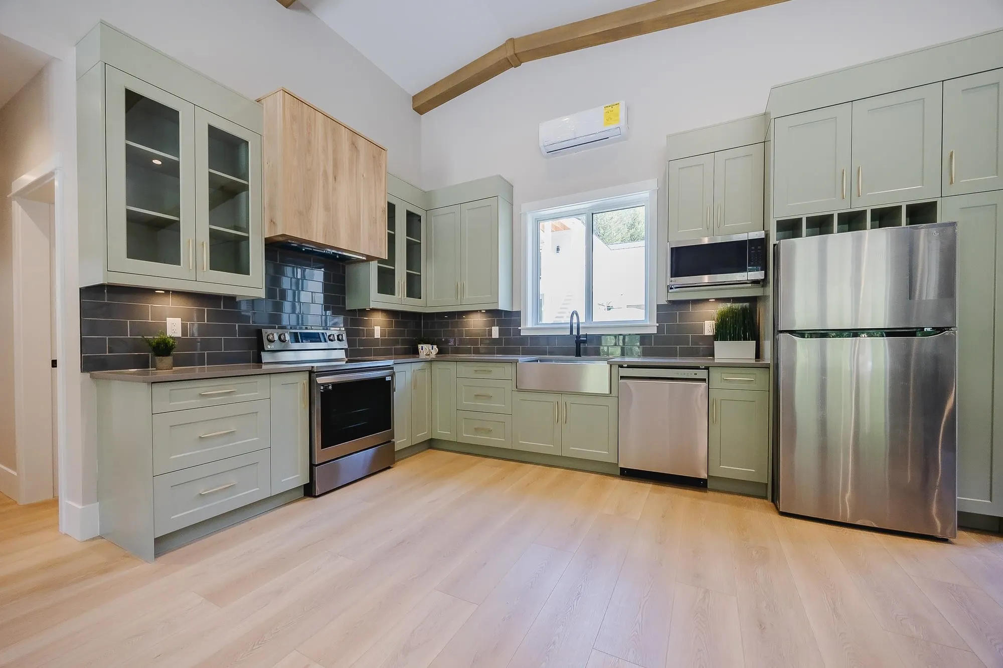 HG 184 71384 Grove Place