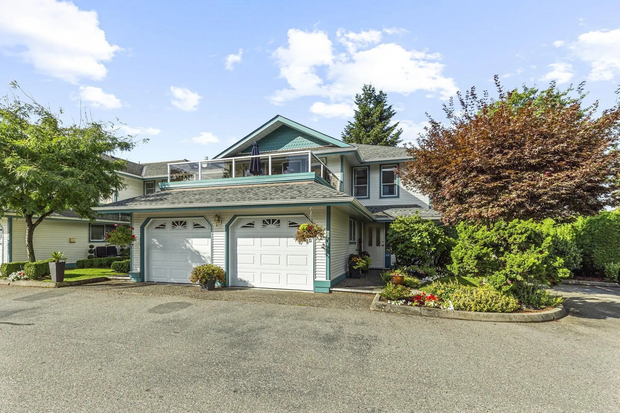 402 7500 Columbia Street