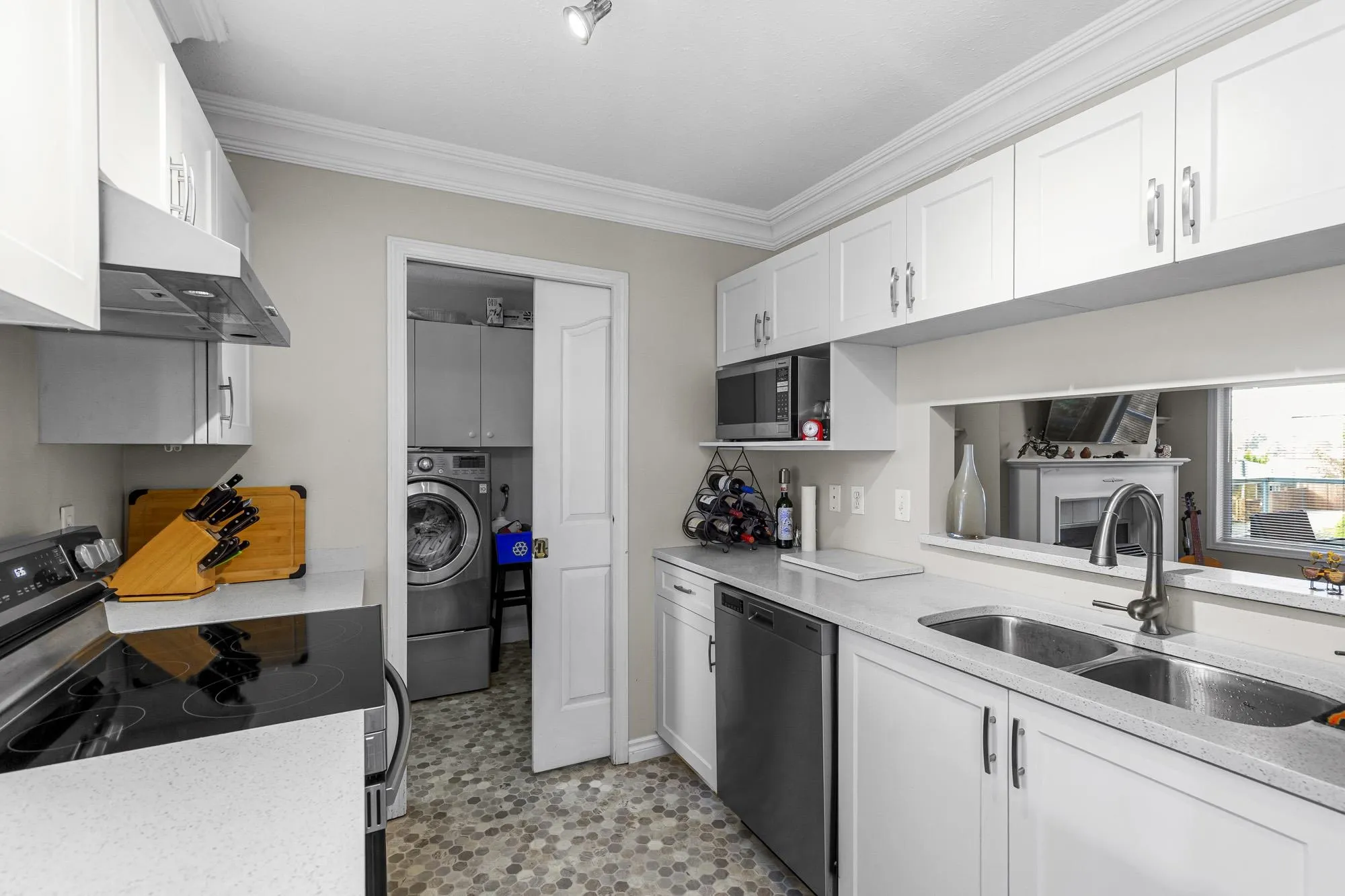 402 7500 Columbia Street