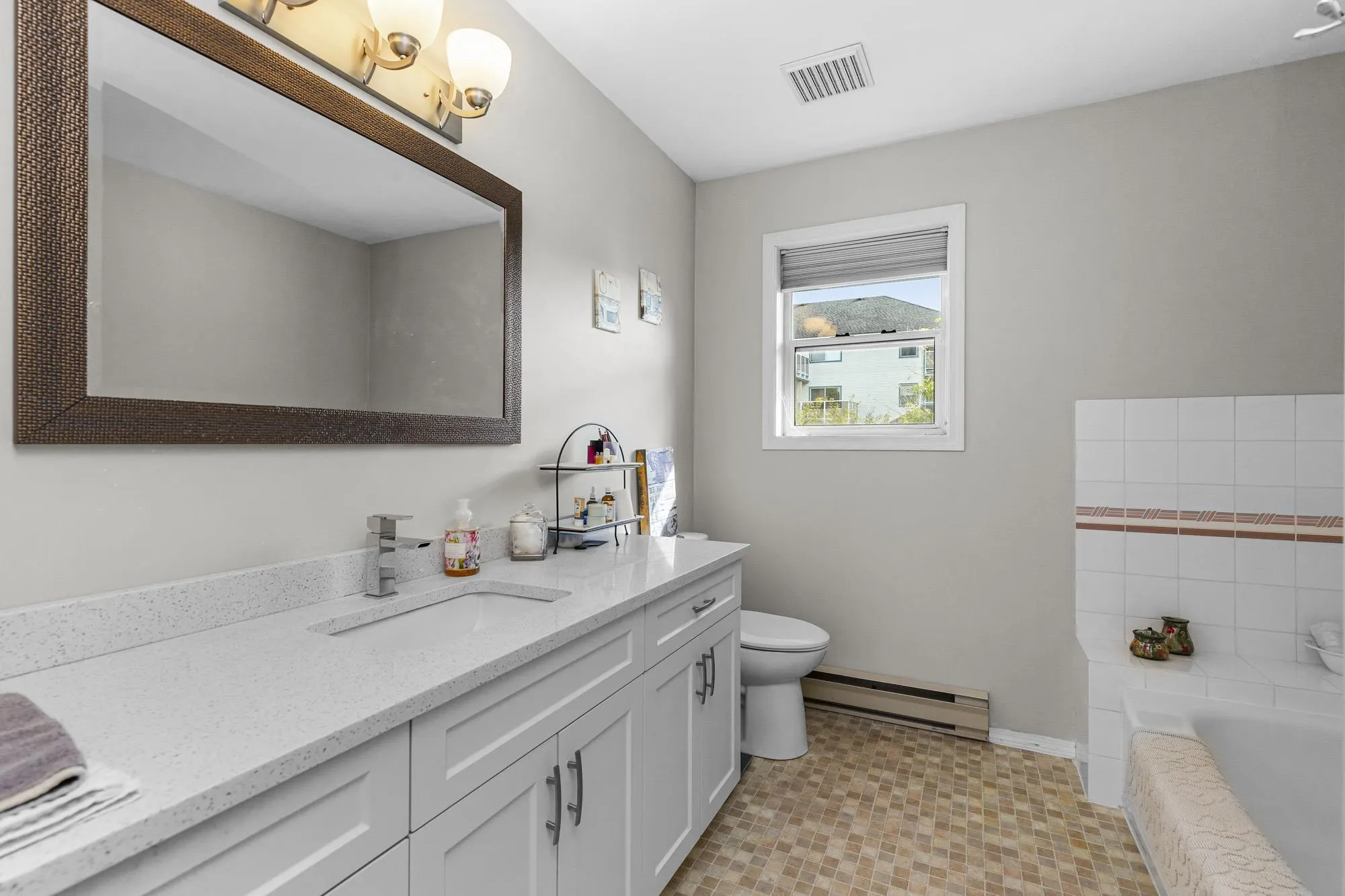 402 7500 Columbia Street