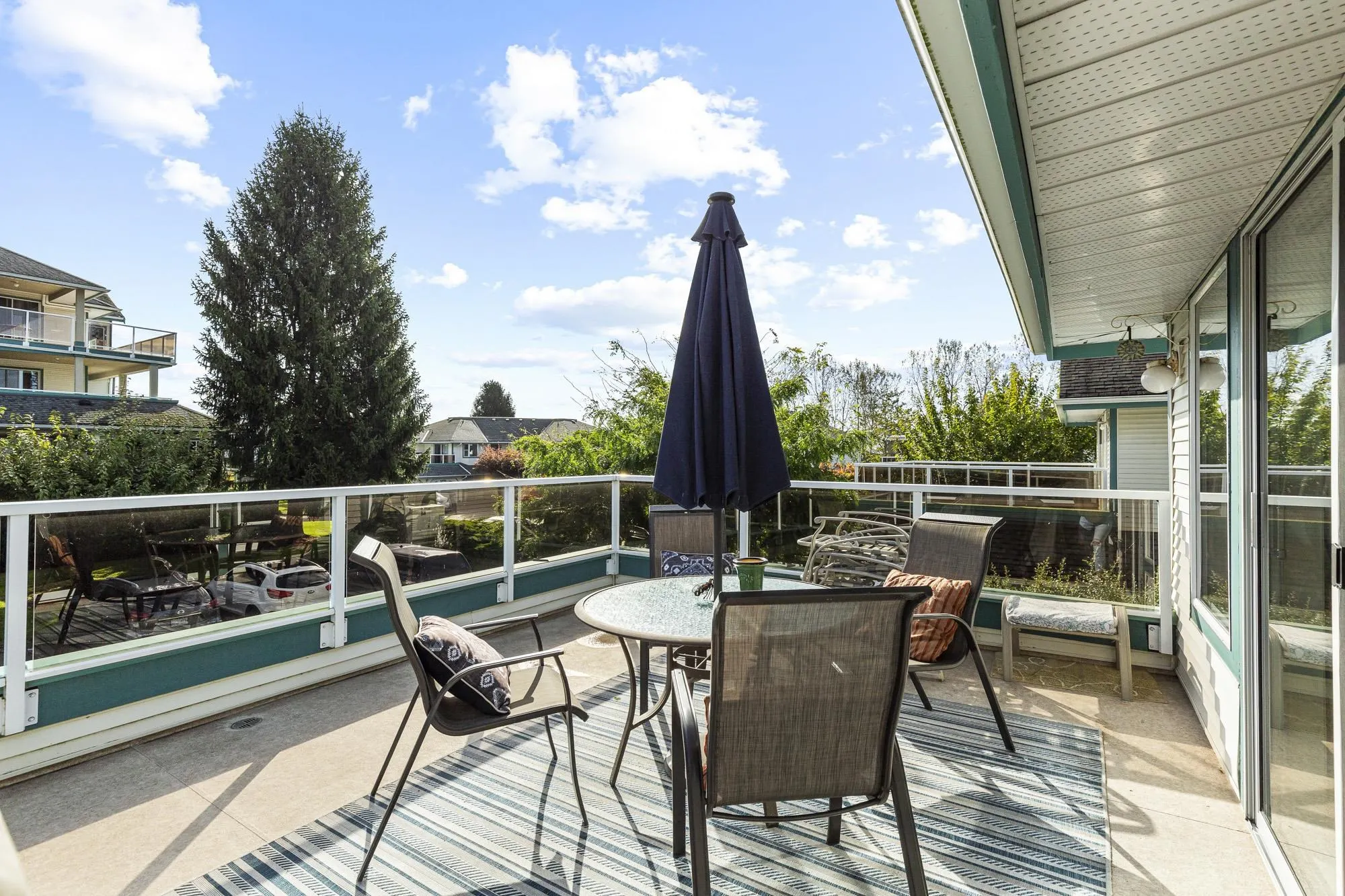 402 7500 Columbia Street