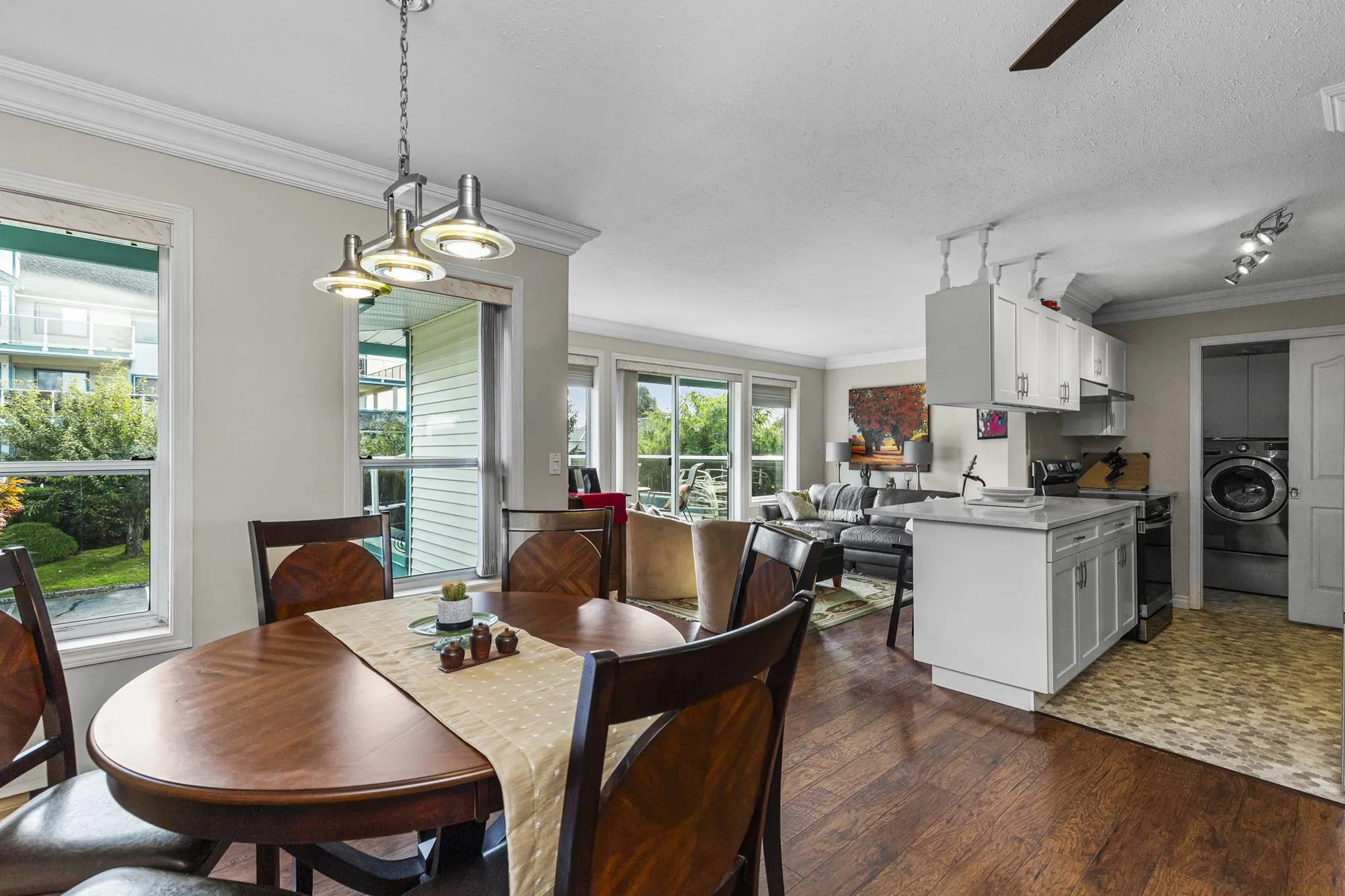 402 7500 Columbia Street