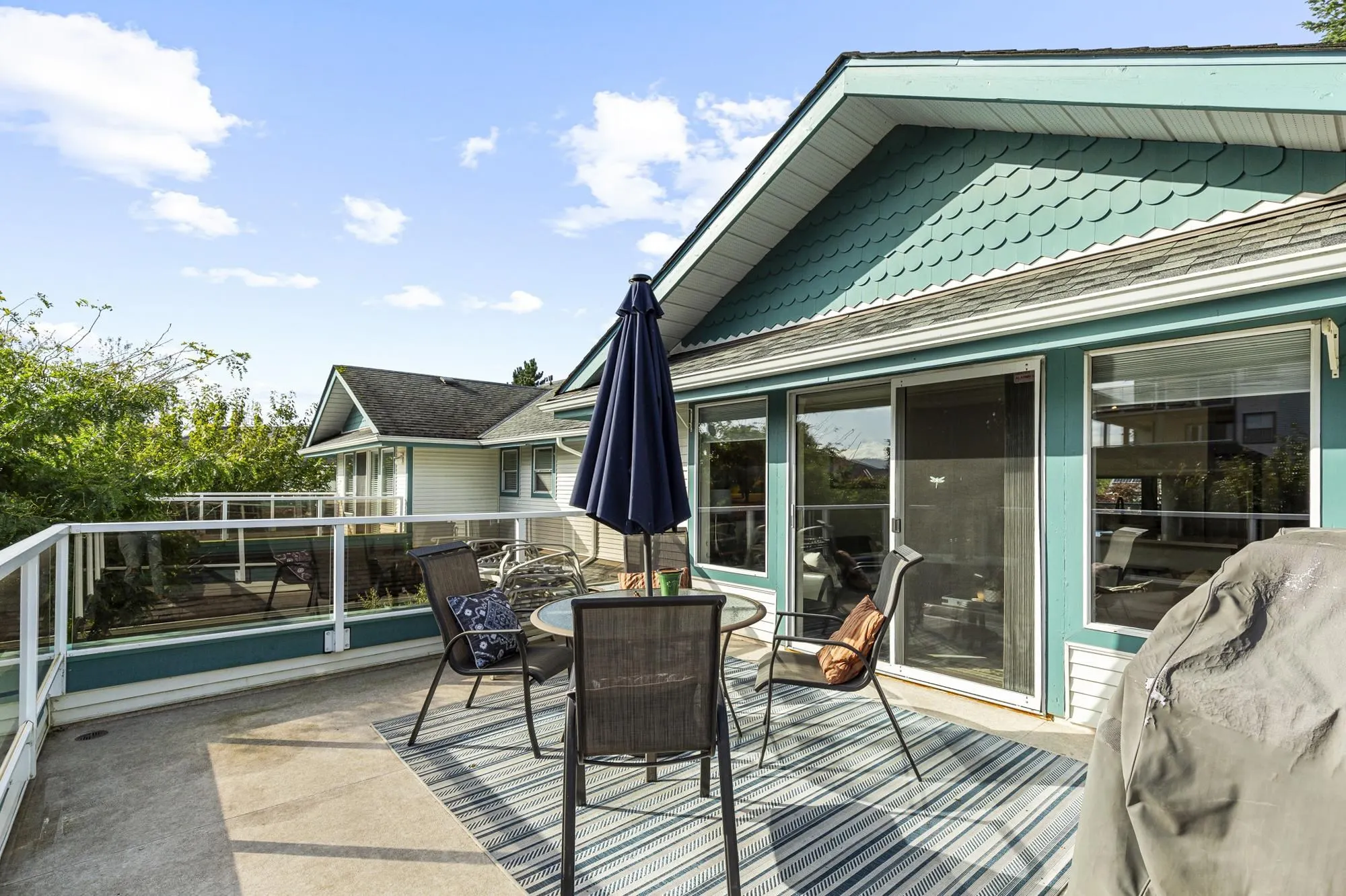 402 7500 Columbia Street