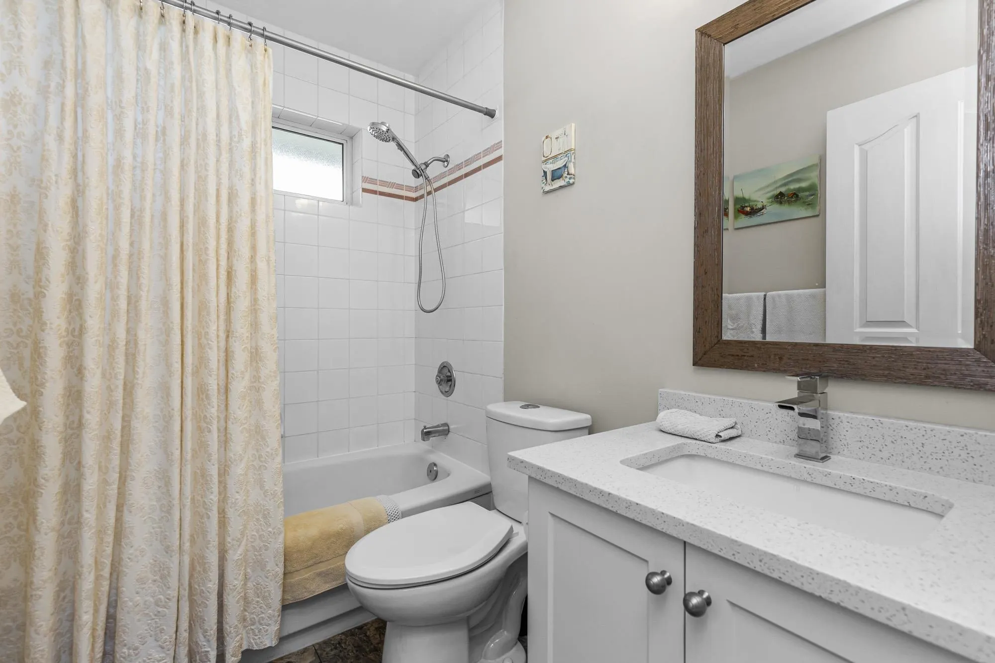 402 7500 Columbia Street