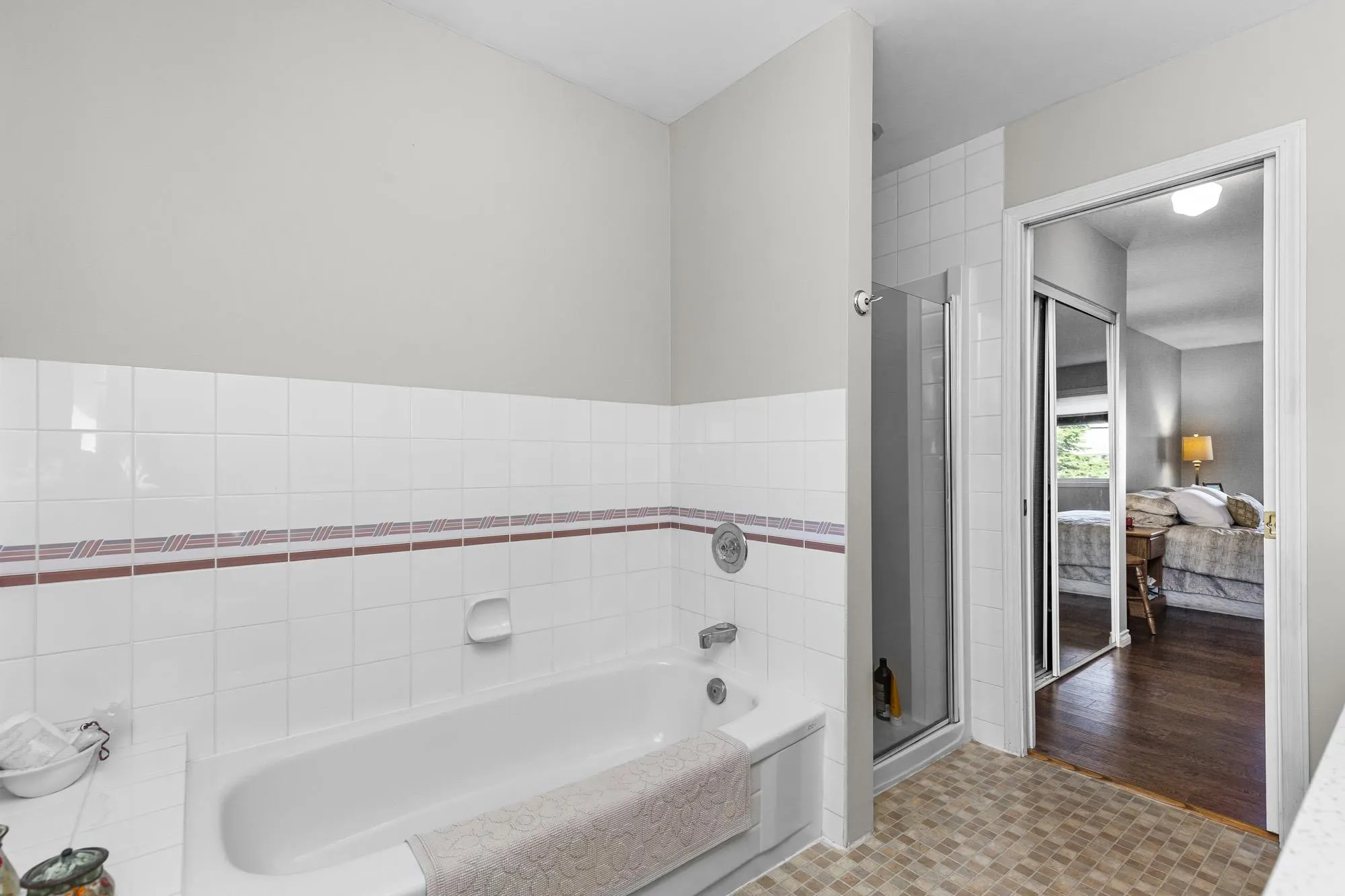 402 7500 Columbia Street