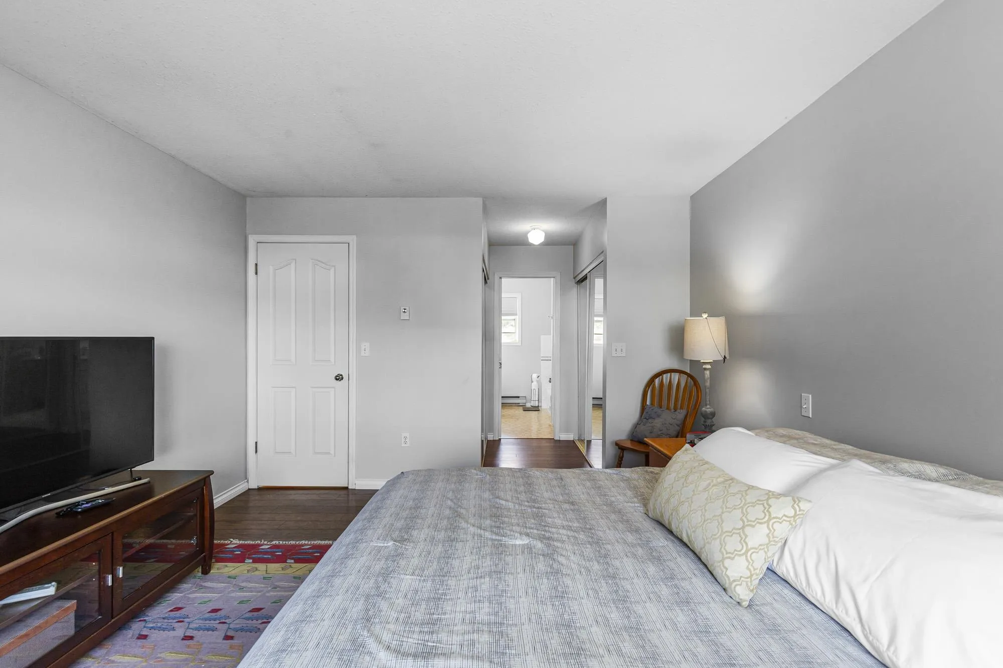 402 7500 Columbia Street