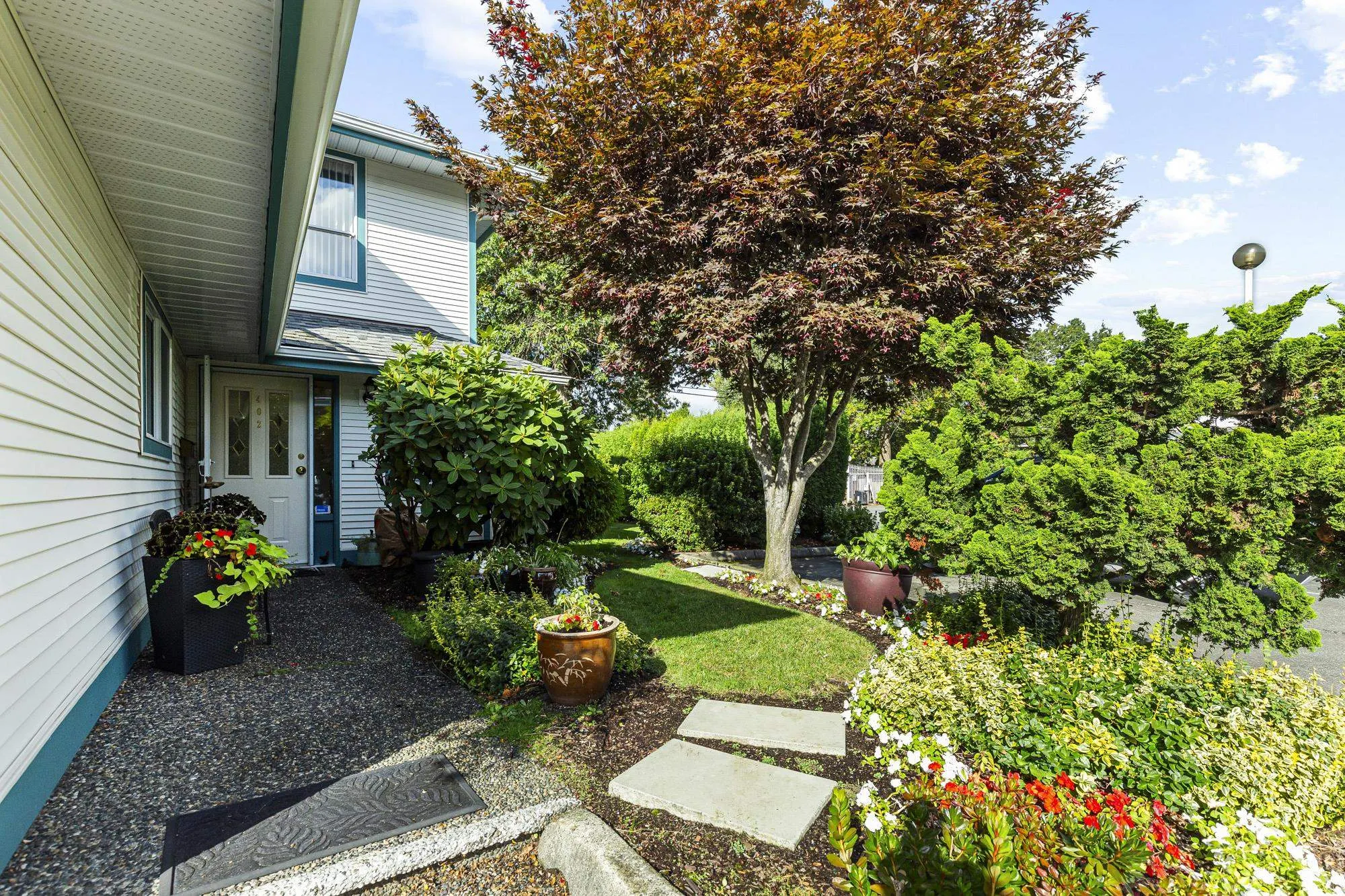 402 7500 Columbia Street