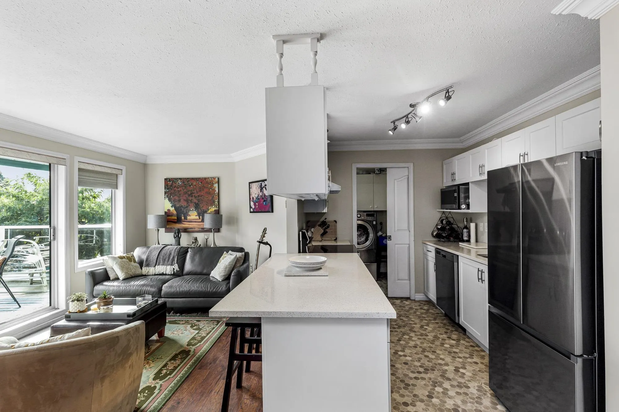 402 7500 Columbia Street